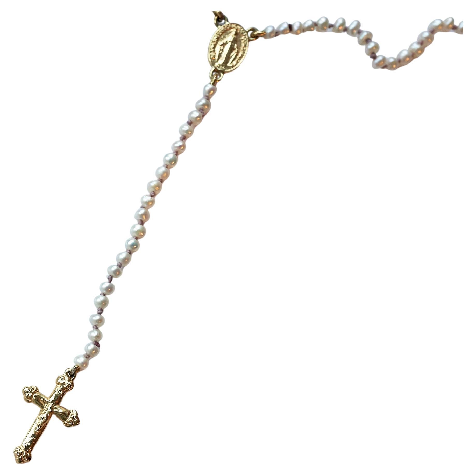 Religiöse Halskette Rosario Weiße Perle Kruzifix Kreuz Jungfrau Maria Gold (Viktorianisch) im Angebot