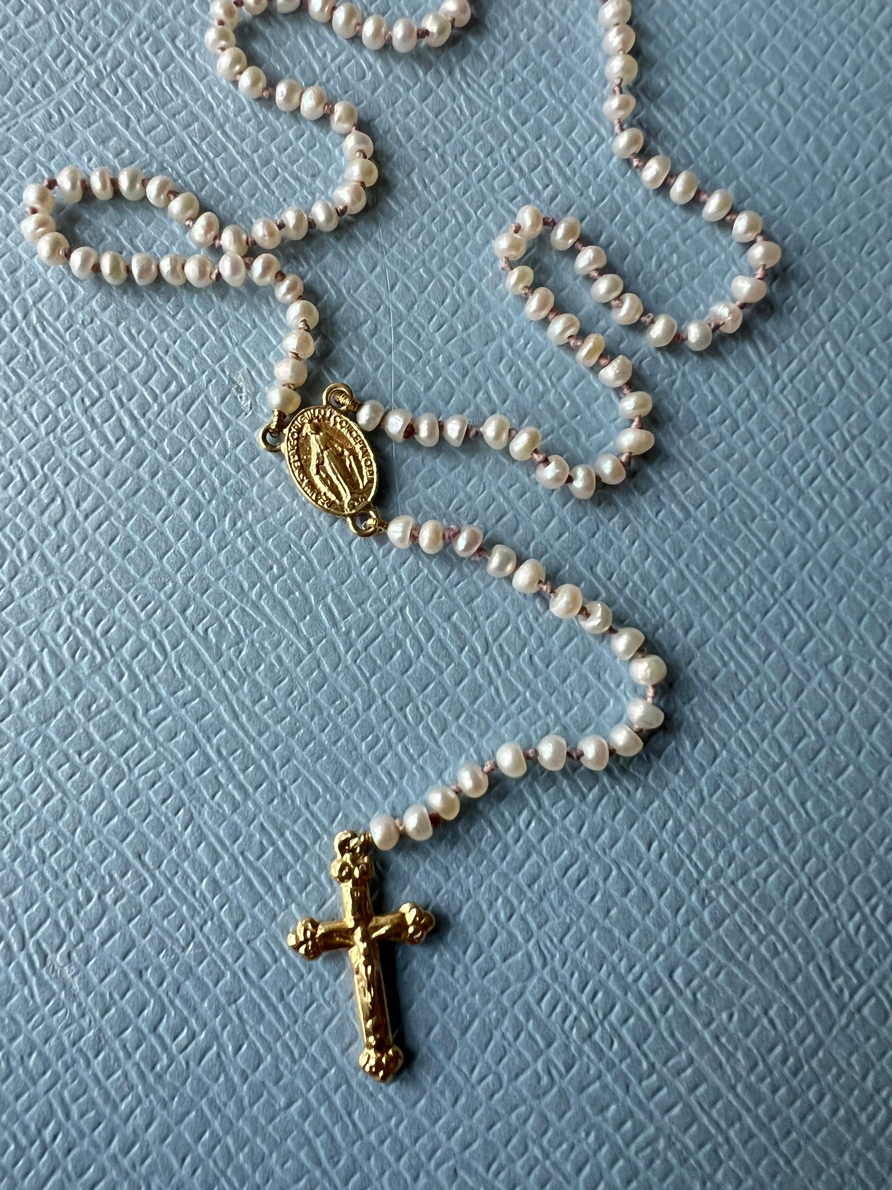 Rosario Collar Perla Blanca Cruz Crucifijo Virgen María Oro 14 Kilates en venta 6