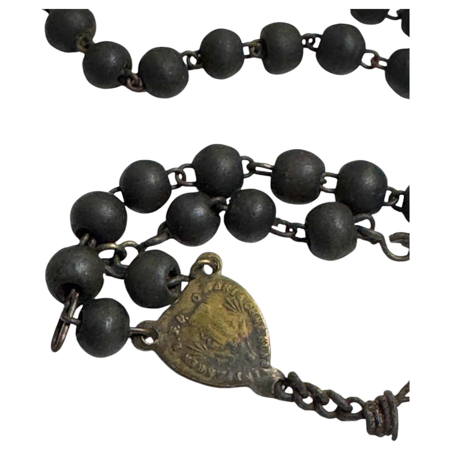 Métal Pendentif Crucifix catholique Rosary Box avec relique d'un Saint en vente