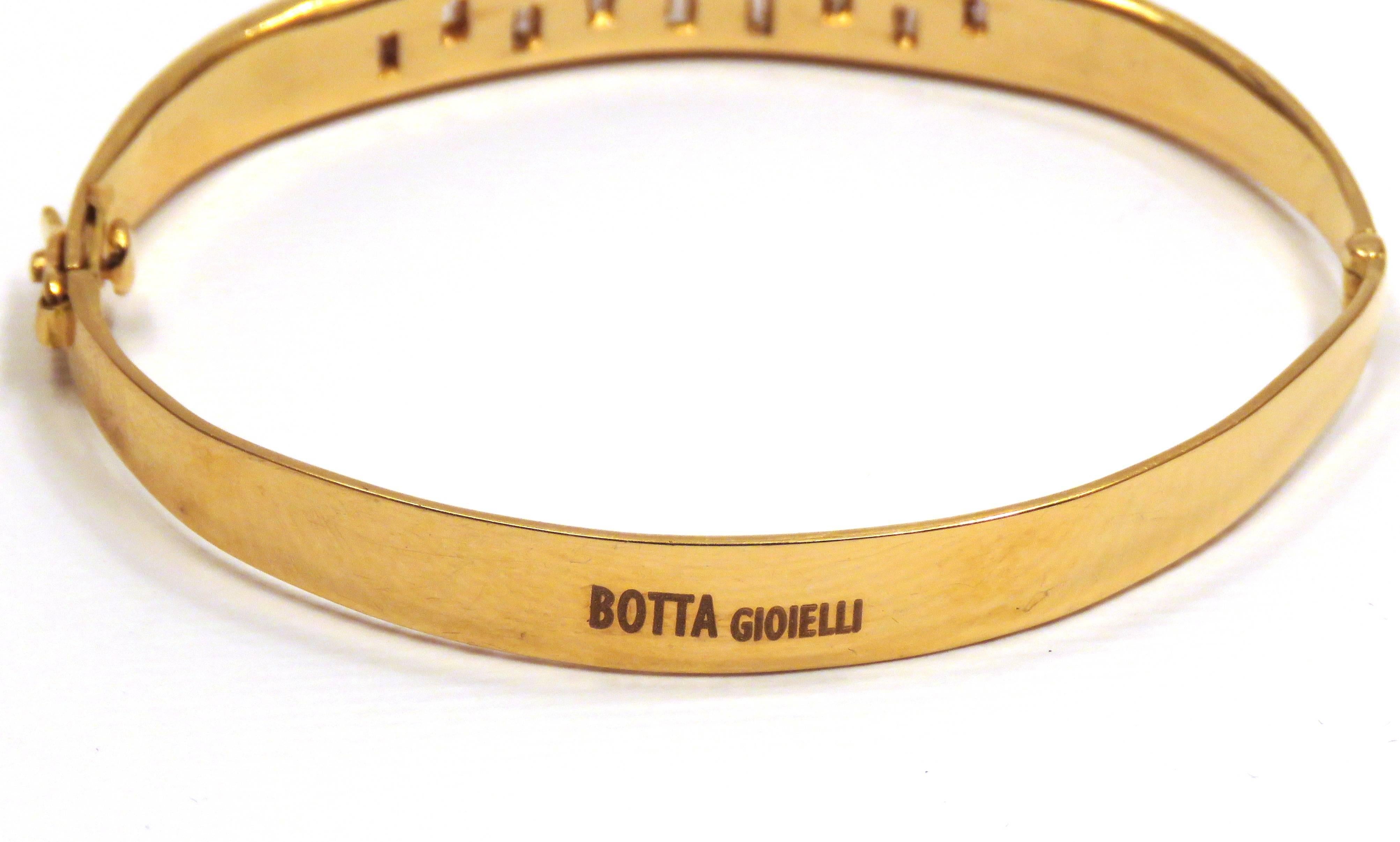 Contemporary Diamonds Rose 18 Karat Gold Bracelet Handcrafted in Italy by Botta Gioielli For Sale