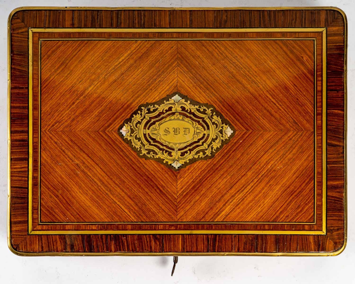 Rose and Violet Wood Box, Louis XV Style In Good Condition In Saint-Ouen, FR