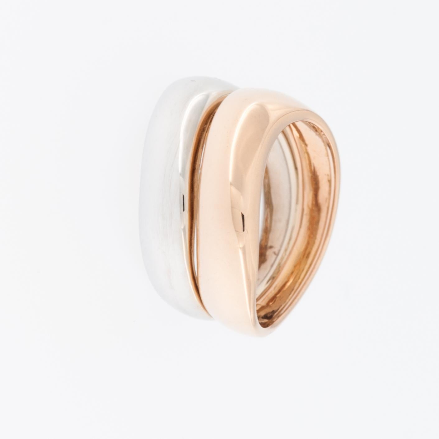 Contemporary Rose and White 18 karat Gold Double Wave Ring For Sale