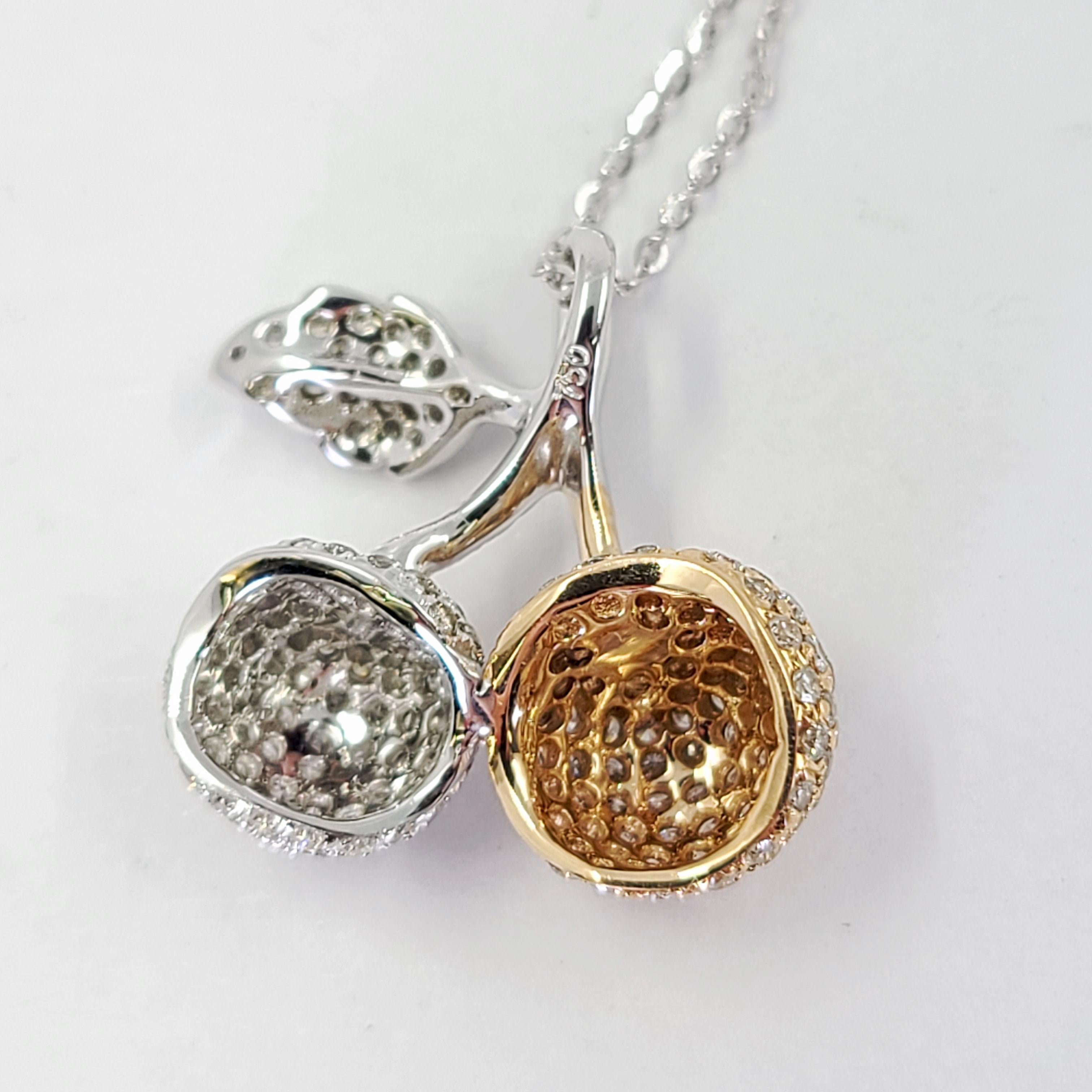 Halskette mit Rosen- und Weißgold-Pavé-Diamant- Kirschen-Anhänger im Zustand „Gut“ in Coral Gables, FL