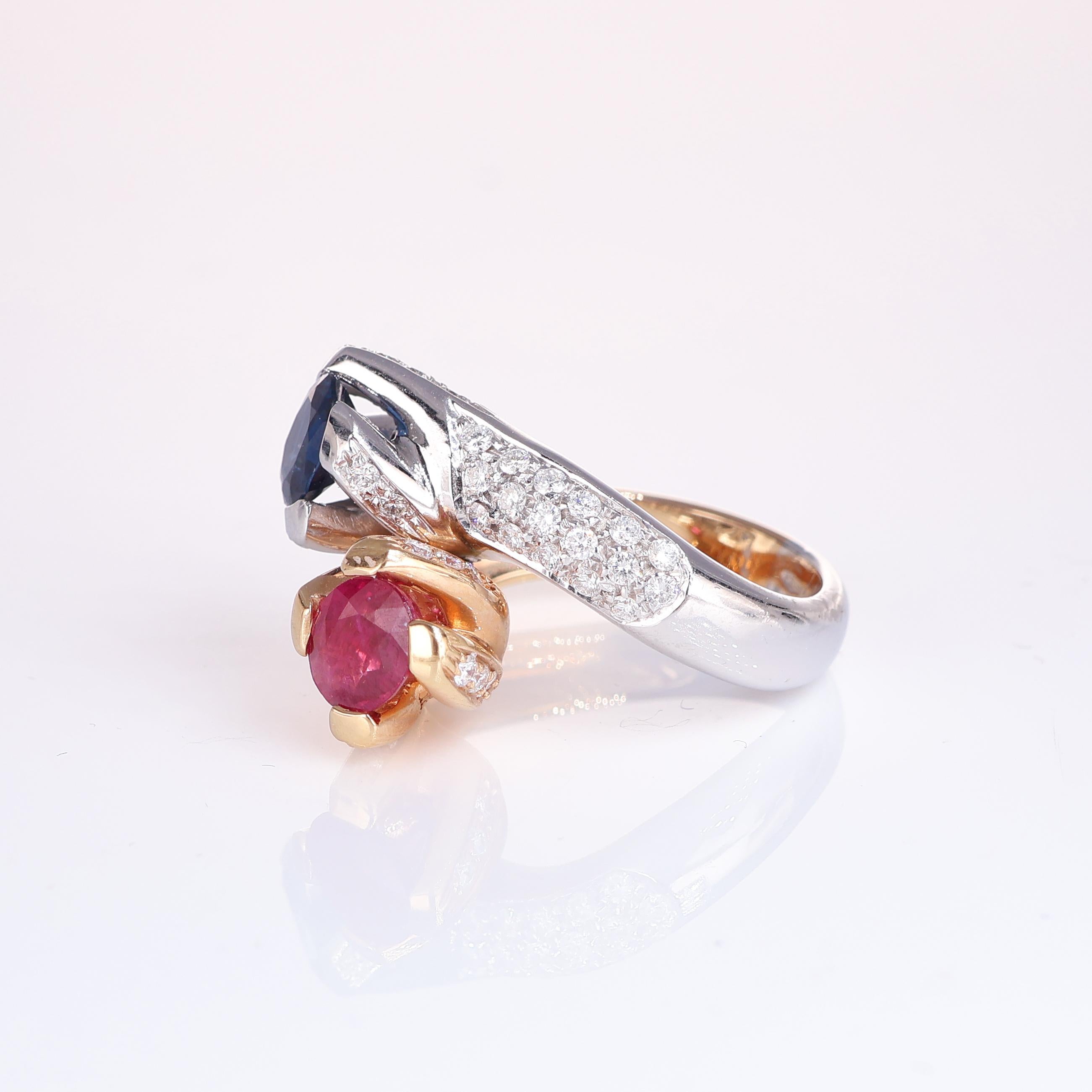 Rose and White Gold Ring with Sapphire, Ruby, and Diamonds In New Condition For Sale In Bergamo, BG