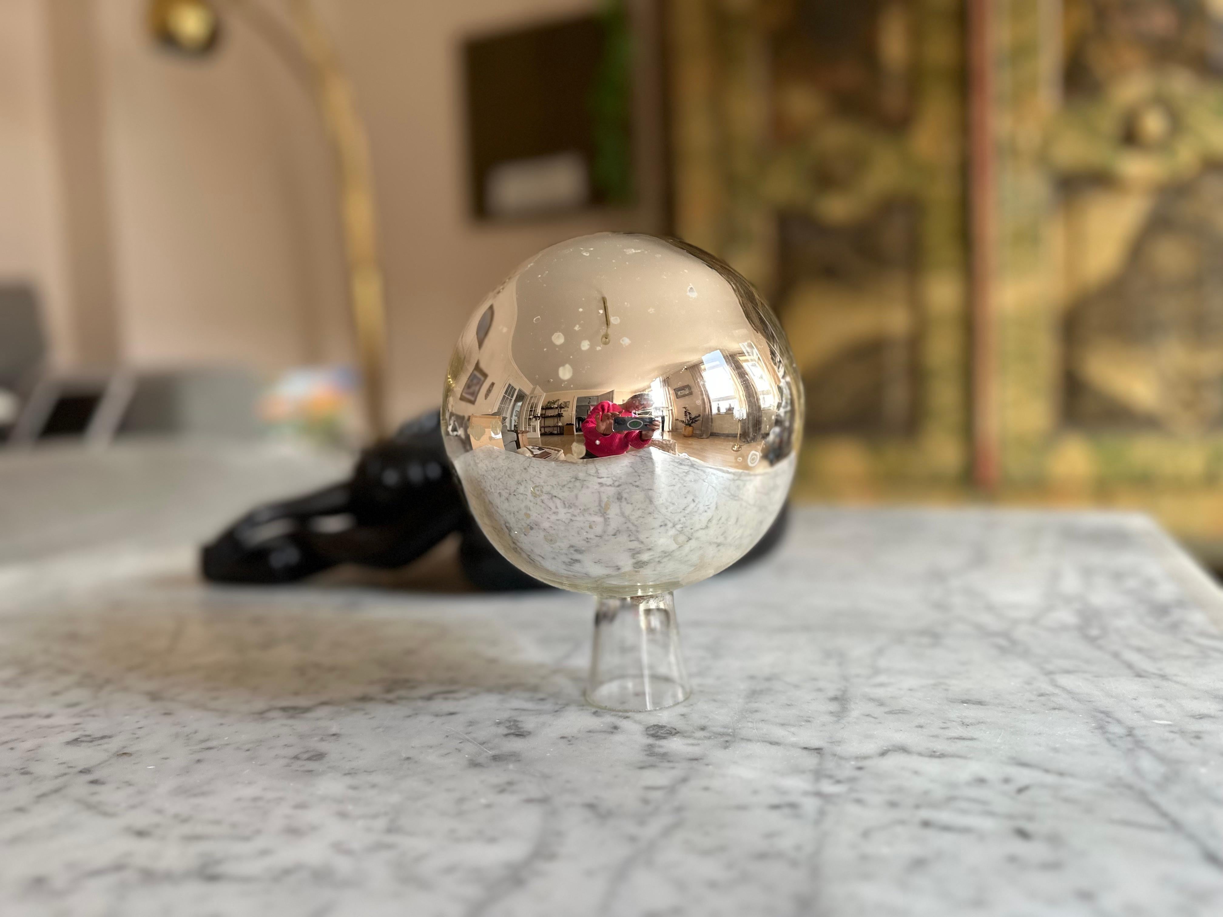 Bola de Rosas / Bola de Jardín de Cristal Espejado Belle Époque en venta