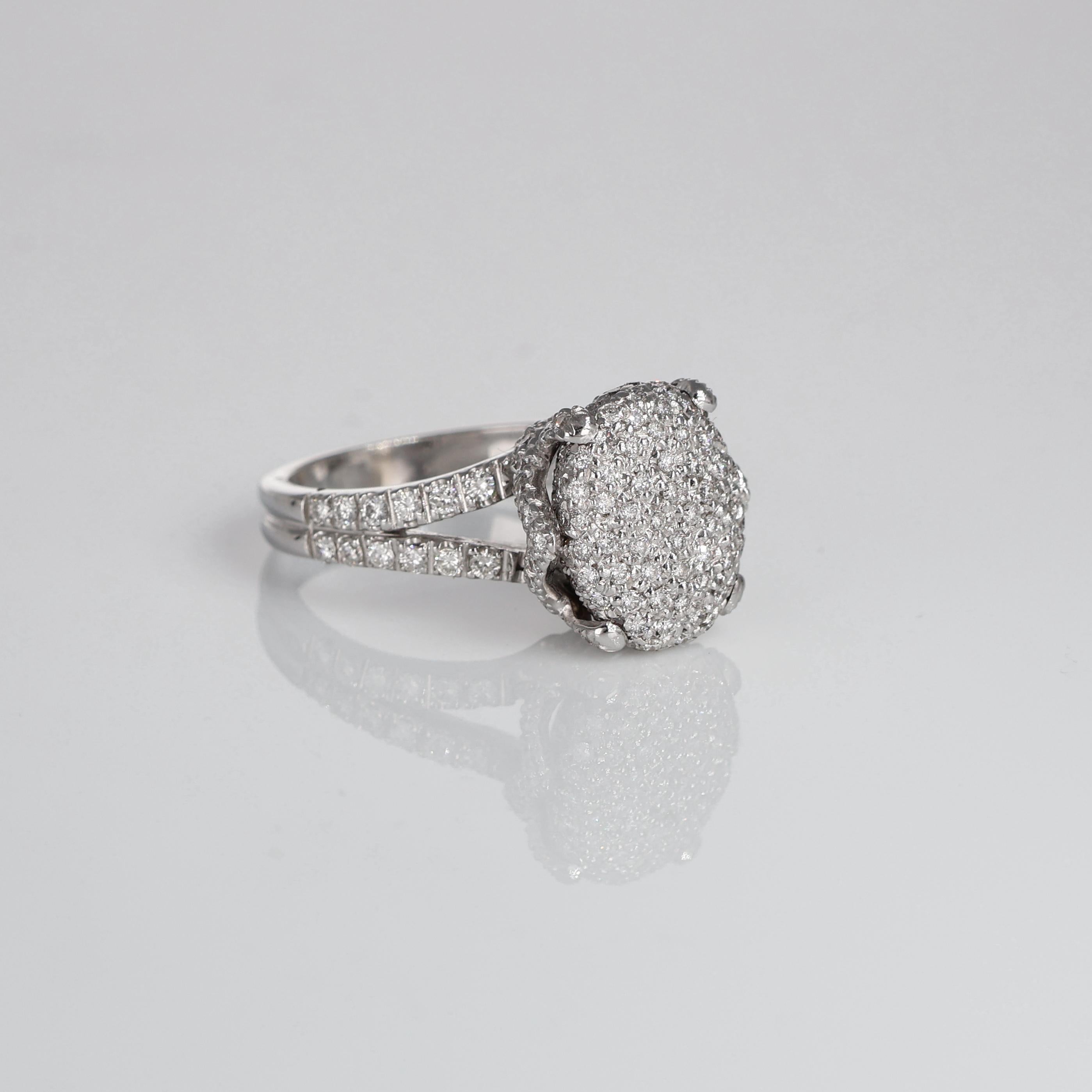 Rose Bud Flower Oval Pavé Diamond 1.05 carats Ring in 18kt White Gold In New Condition For Sale In Bergamo, BG