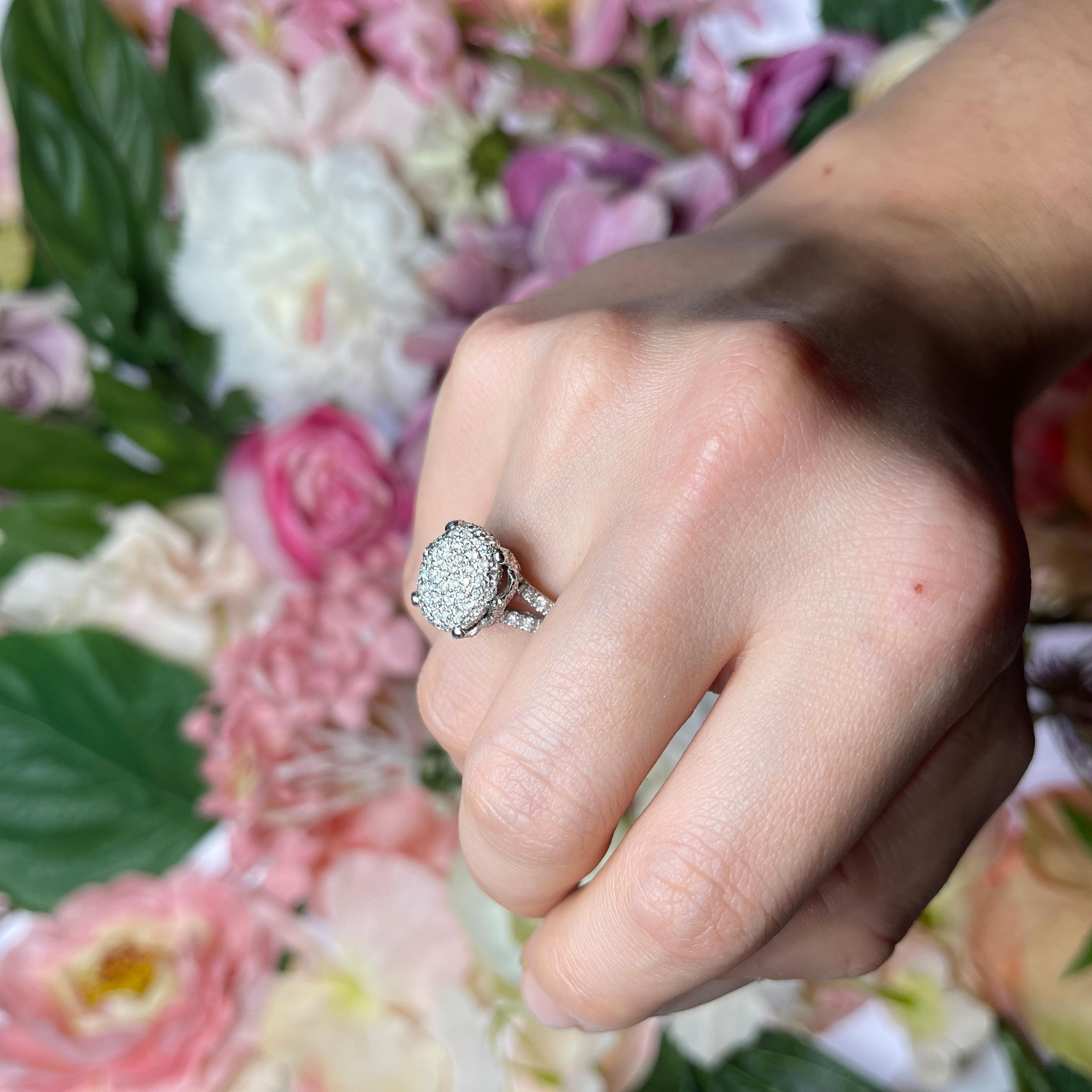 Rose Bud Flower Oval Pavé Diamond 1.05 carats Ring in 18kt White Gold For Sale 2