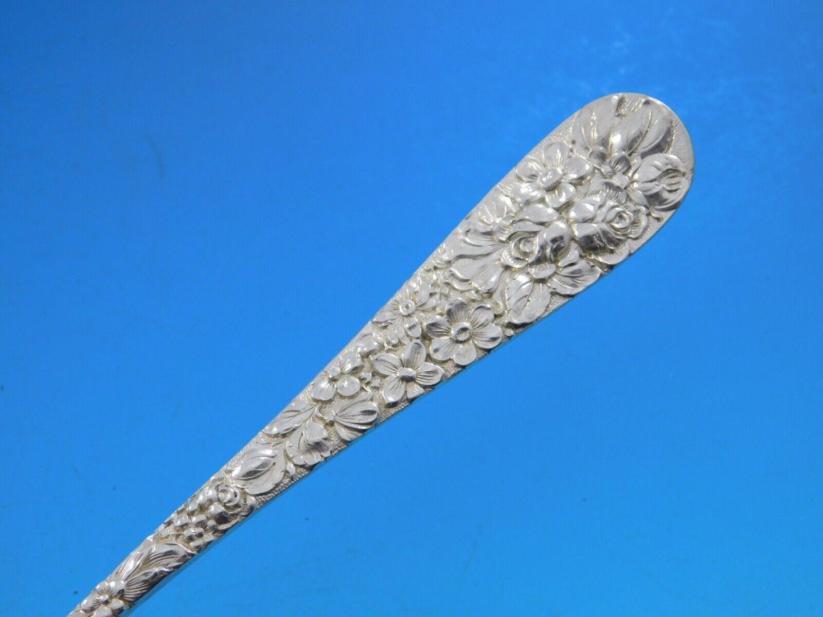 XX secolo Rose by Stieff - Set di posate in argento sterling per 12 persone Servizio da 60 pezzi per cena in Repousse in vendita