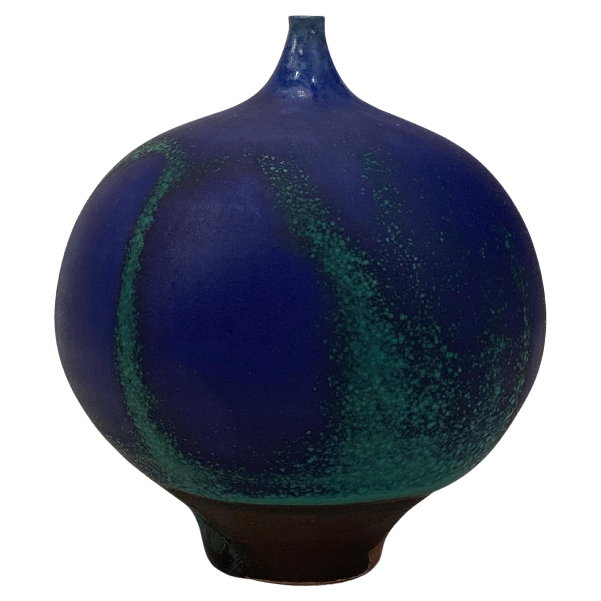 Rose Cabat Dark Blue Feelie Vase