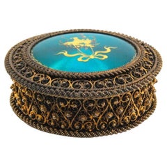 Rosafarbene Silberschatulle mit Filigran und Deckel mit Blumenmotiven