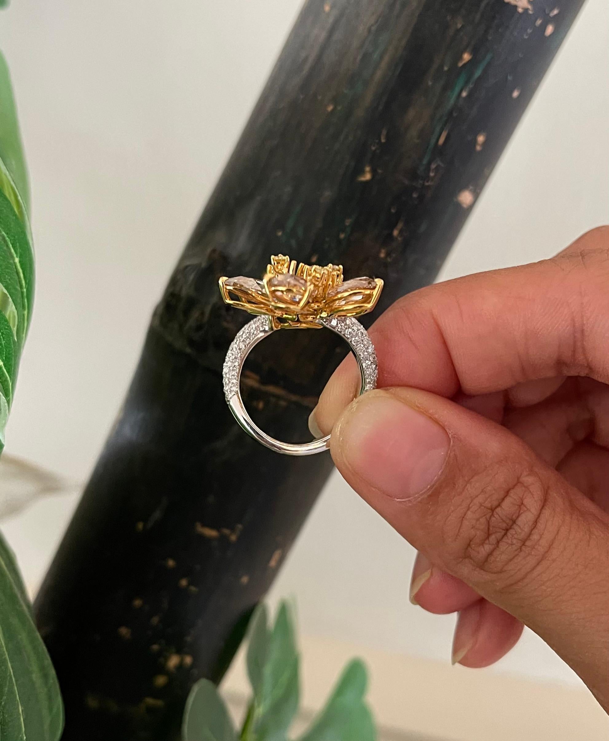 Rose Cut 6.29 CTW Floral Diamond Ring in 18K Gold For Sale 2