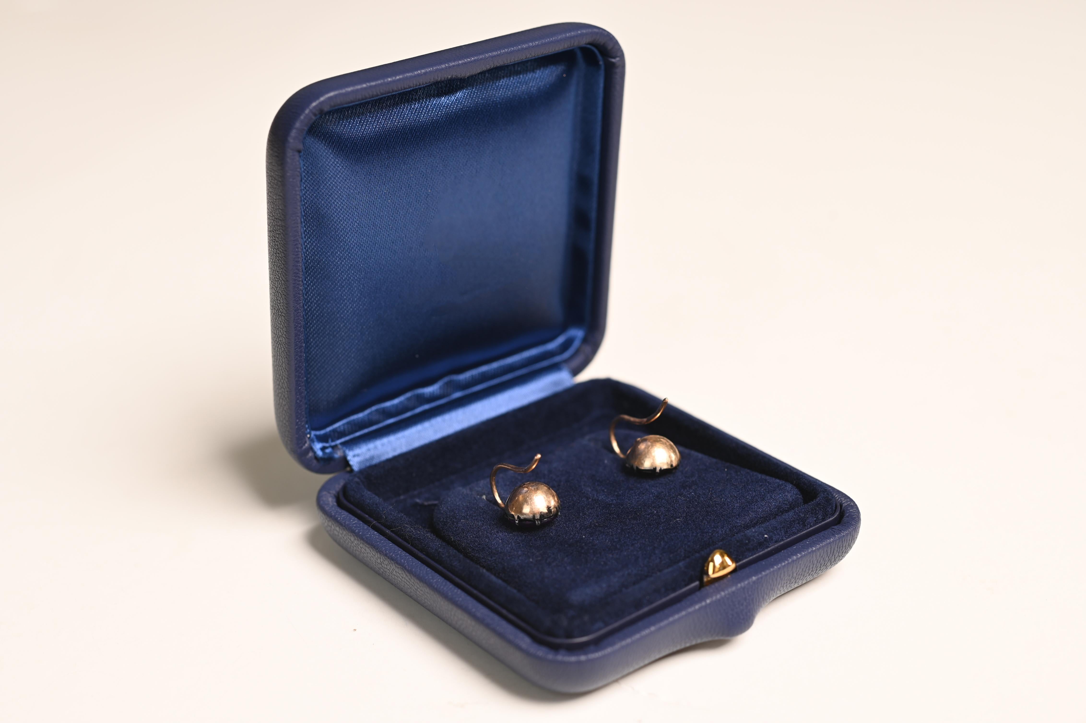 Taille rose Boucles d'oreilles en améthyste taillée en rose (environ 1,90 carats), argent et or jaune 18k en vente