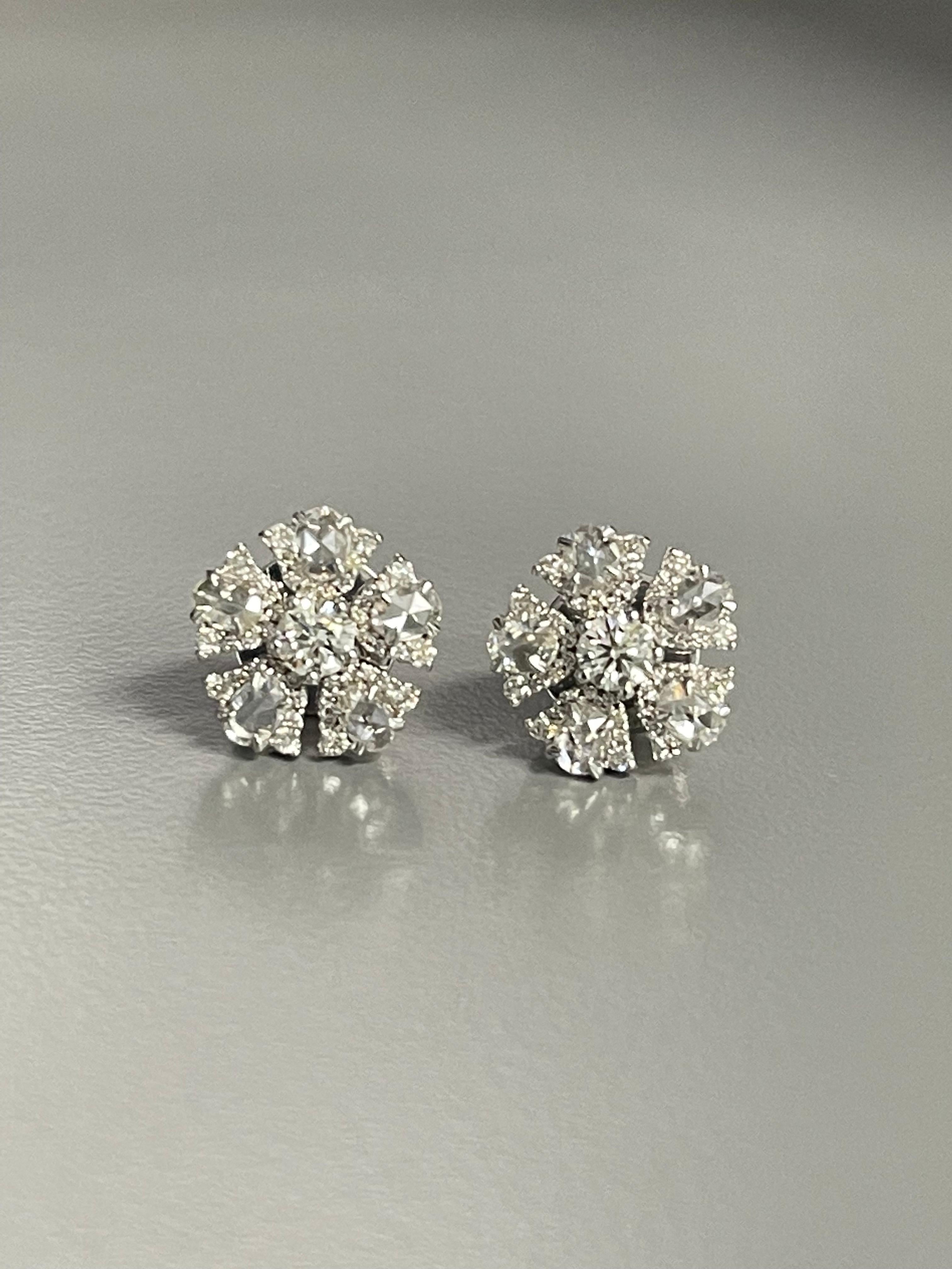 Taille ronde Boucles d'oreilles en or 18 carats avec diamants ronds et taillés en rose en vente