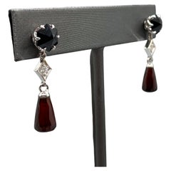 Ohrringe aus schwarzem Spinell im Rosenschliff, Diamant, rotem Granat Briolette, 14k WG von G&G