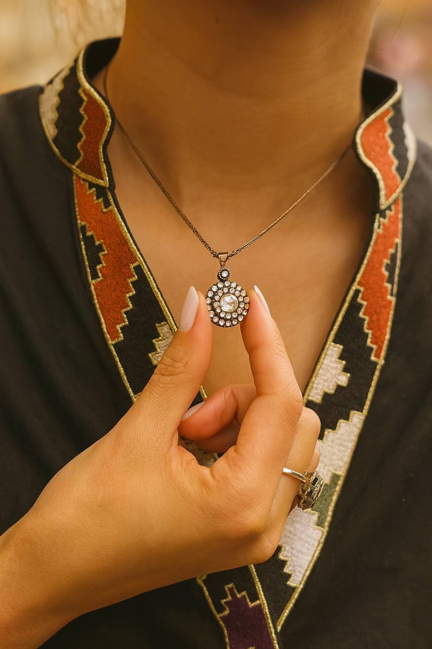 Pendentif Rose-Cut Crone. Excellent état - En vente à Firenze, FI