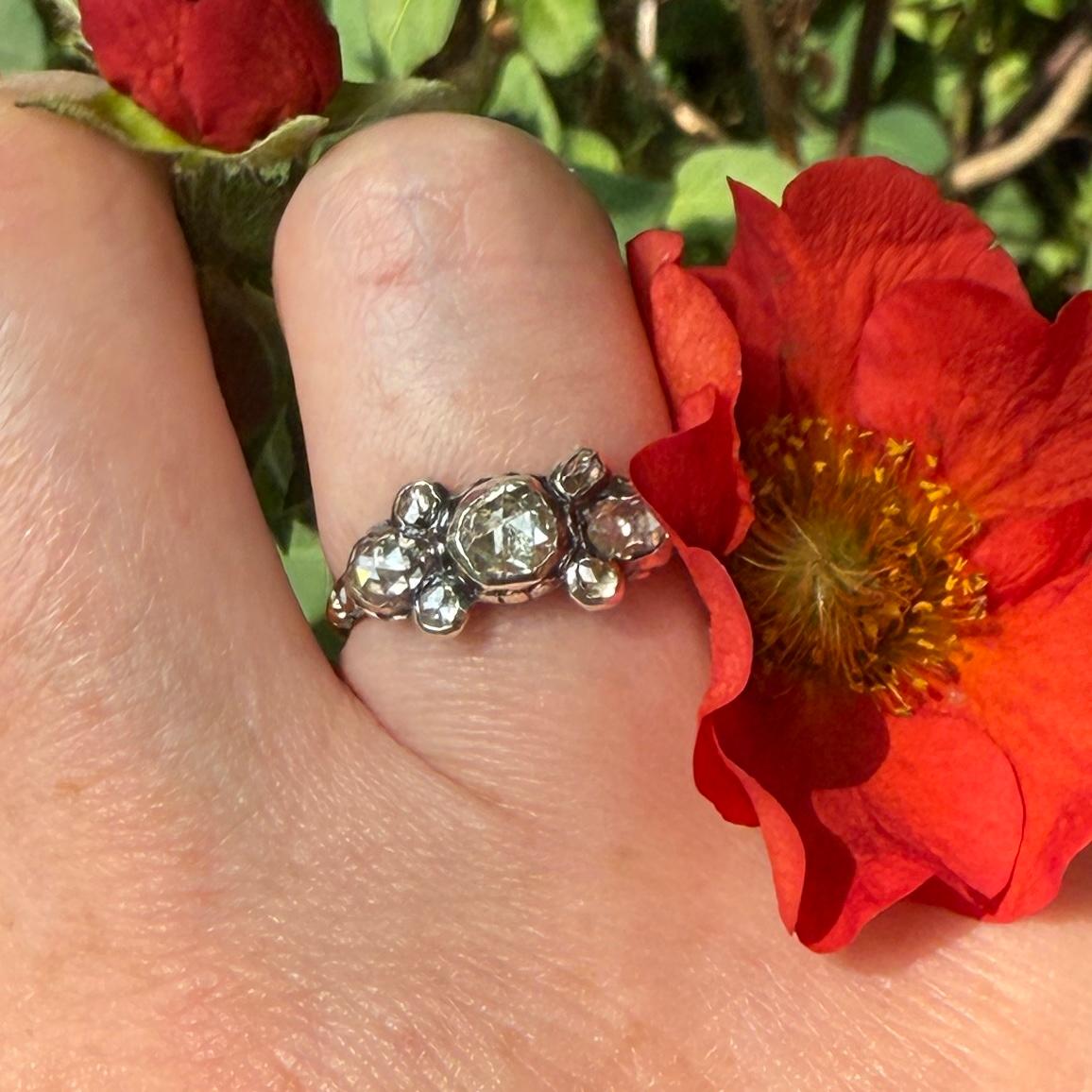 Anello con diamante taglio rosa e smalto blu. Inghilterra, circa 1680-1700. in vendita 8