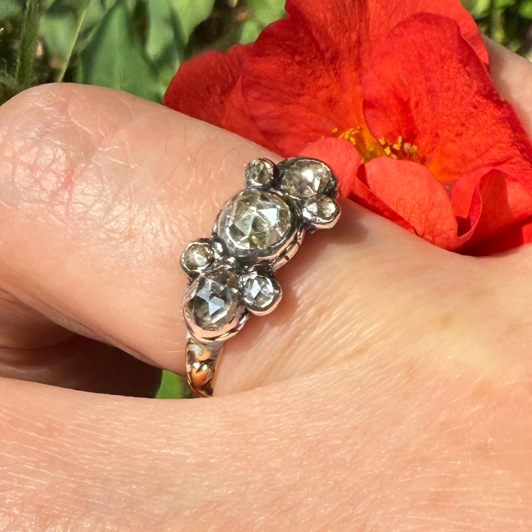 Anello con diamante taglio rosa e smalto blu. Inghilterra, circa 1680-1700. in vendita 9