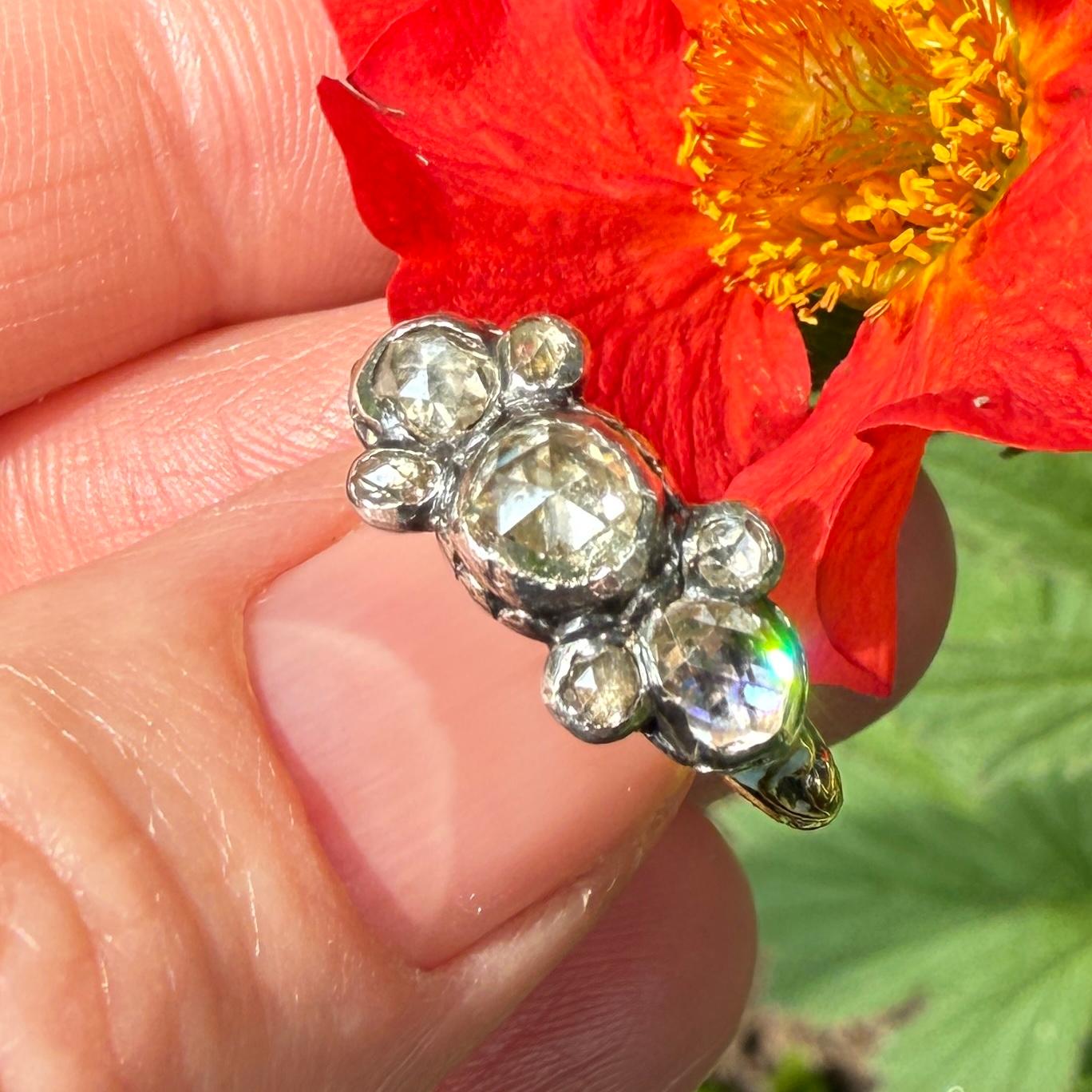 Anello con diamante taglio rosa e smalto blu. Inghilterra, circa 1680-1700. in vendita 3