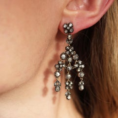 Ohrringe im Girandole-Stil mit Diamanten im Rosenschliff und Silber auf Gold, 4,00 Karat
