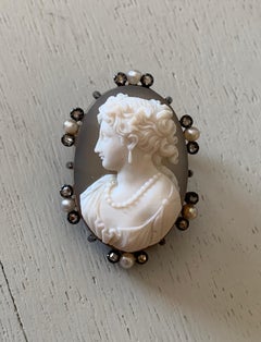 Rose Cut Diamond Cameo Pendant Brooch French 18 Karat Gold Victorian Hardstone