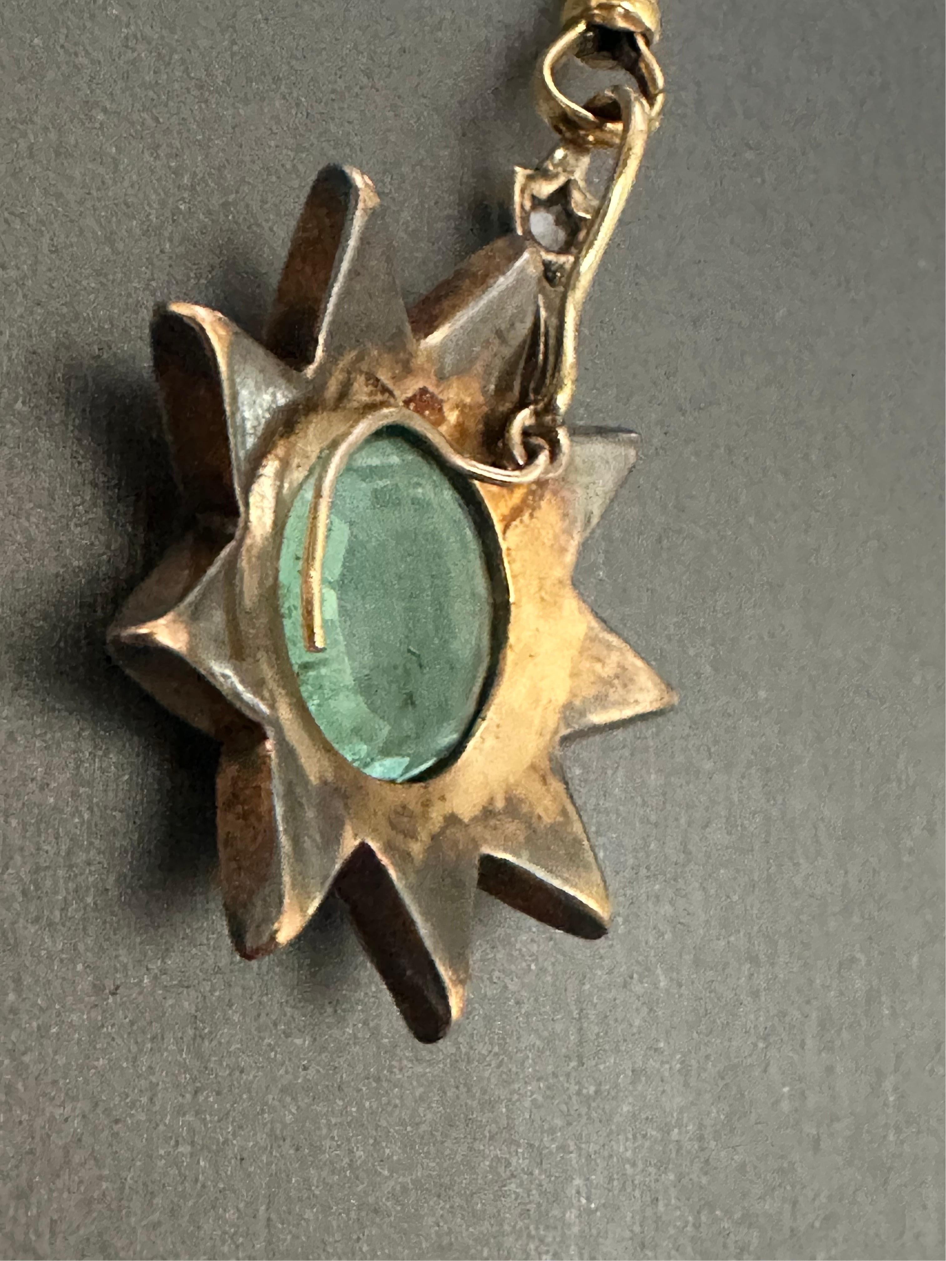 Rose Cut Diamond Colombian Emerald Circa late 1700’s Gold Silver Pendant Brooch  For Sale 2
