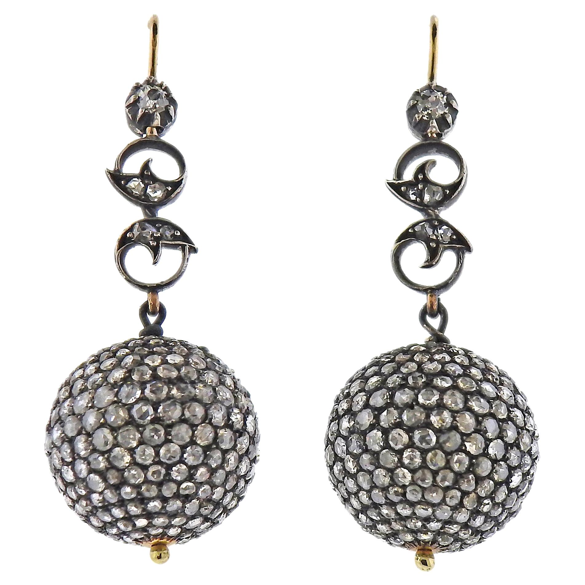 Pendants d'oreilles en forme de boule en argent et or, avec diamants taillés en rose en vente