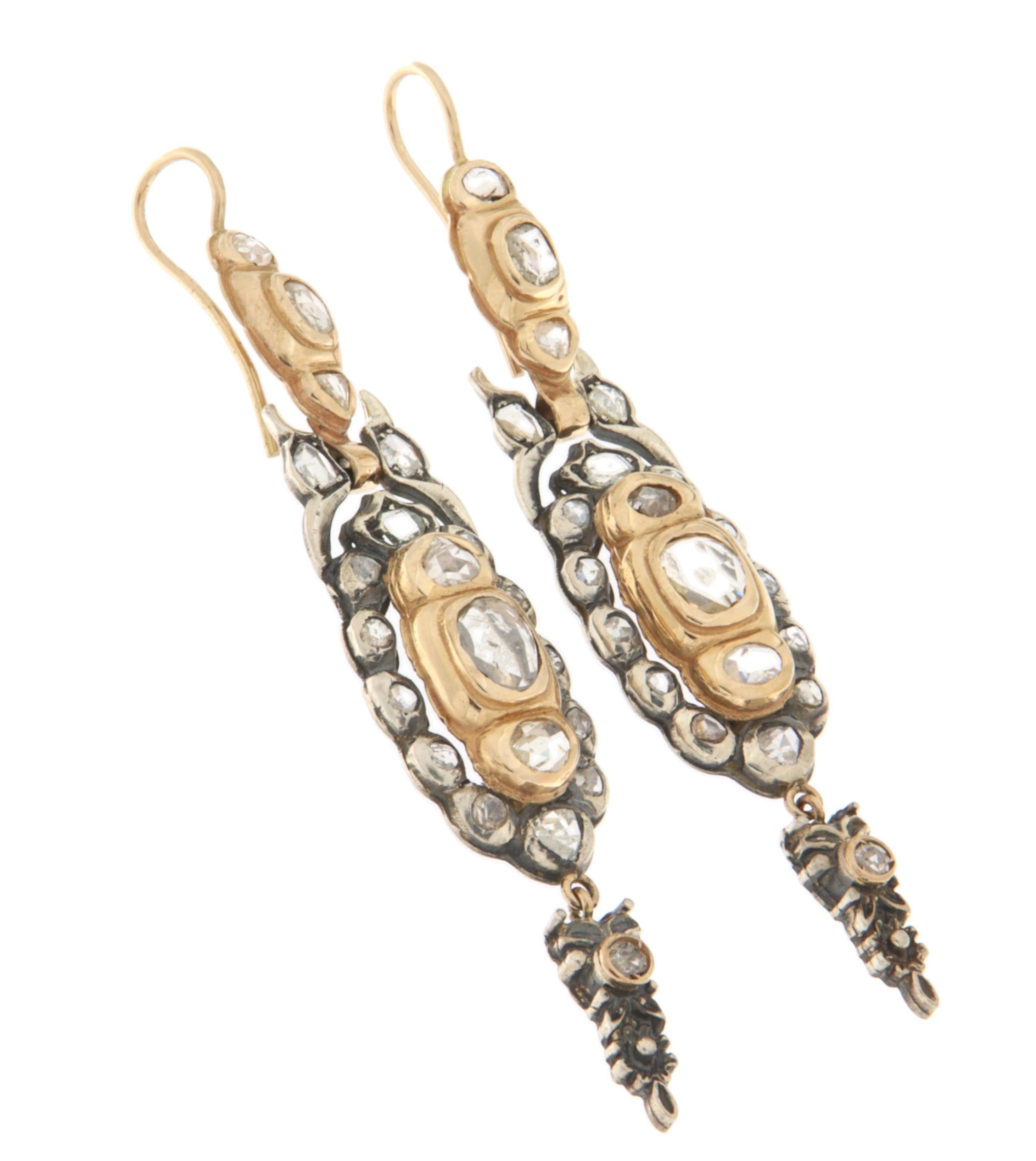 Rétro Boucles d'oreilles pendantes en or jaune 14 carats et diamants taillés en rose en vente