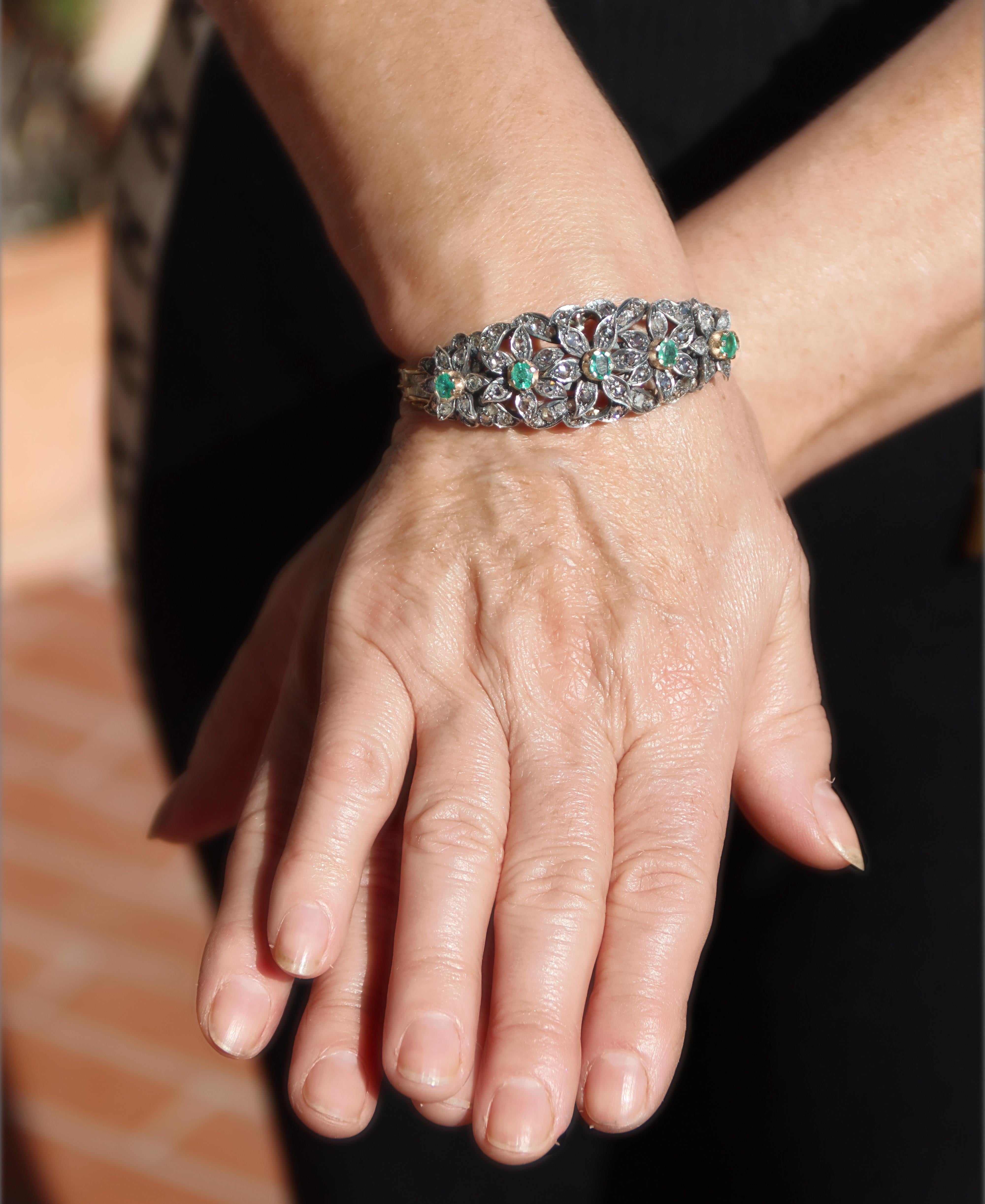 Bracelet Clamper en or jaune 9 carats, diamants taille rose et émeraudes en vente 2