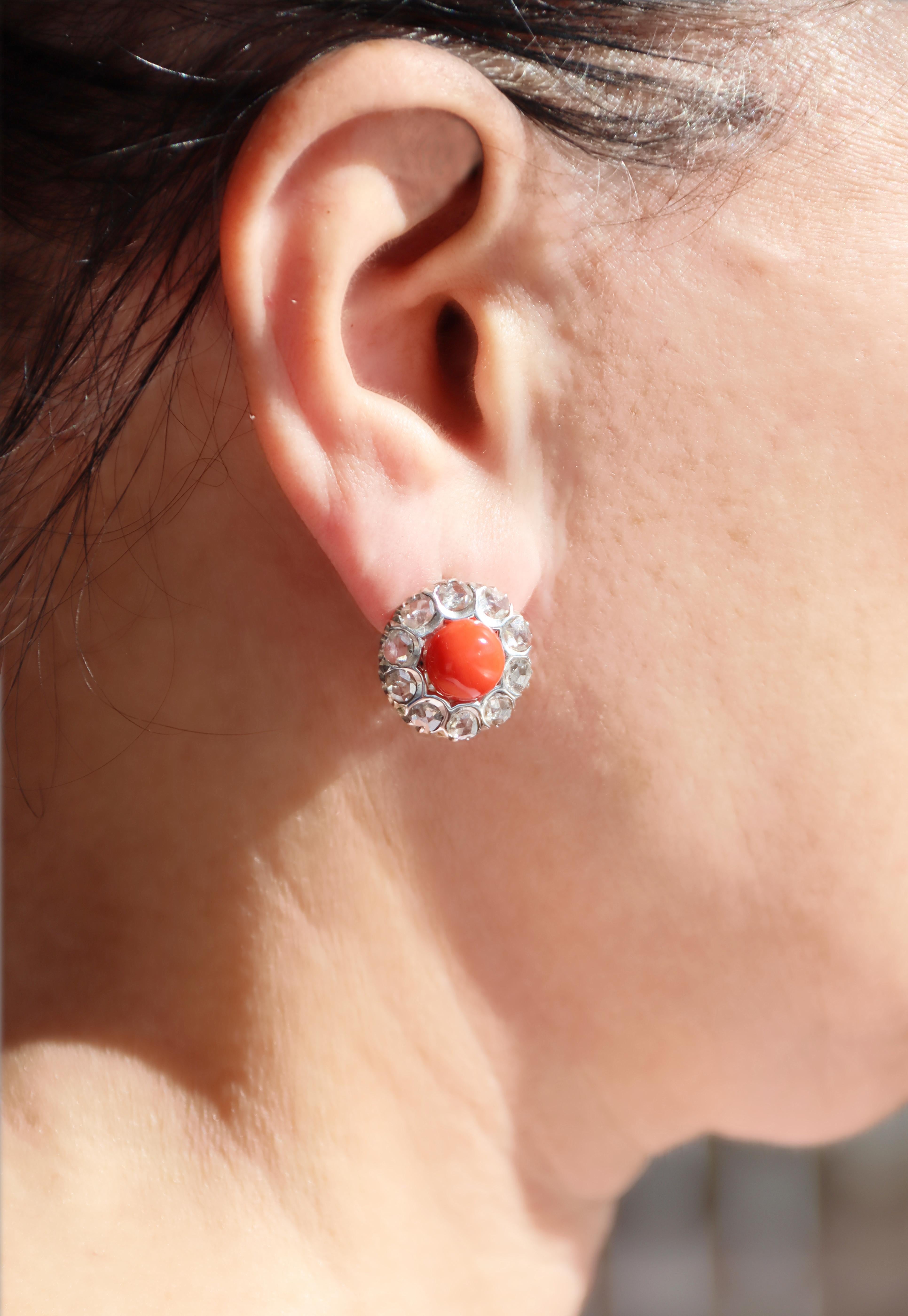Pendientes de oro blanco de 14 kt con diamantes talla rosa y coral sardo en venta 1