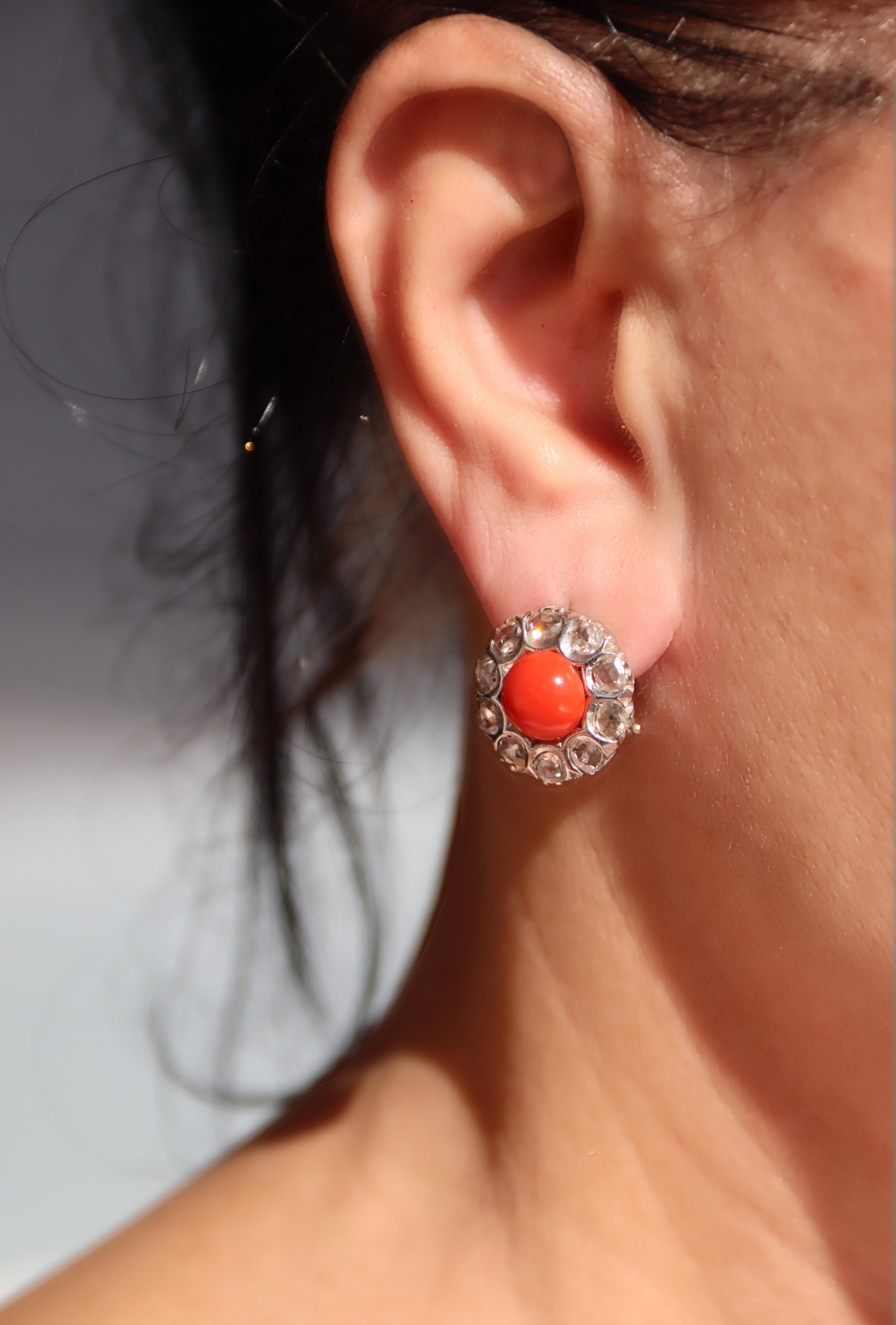 Pendientes de oro blanco de 14 kt con diamantes talla rosa y coral sardo en venta 2