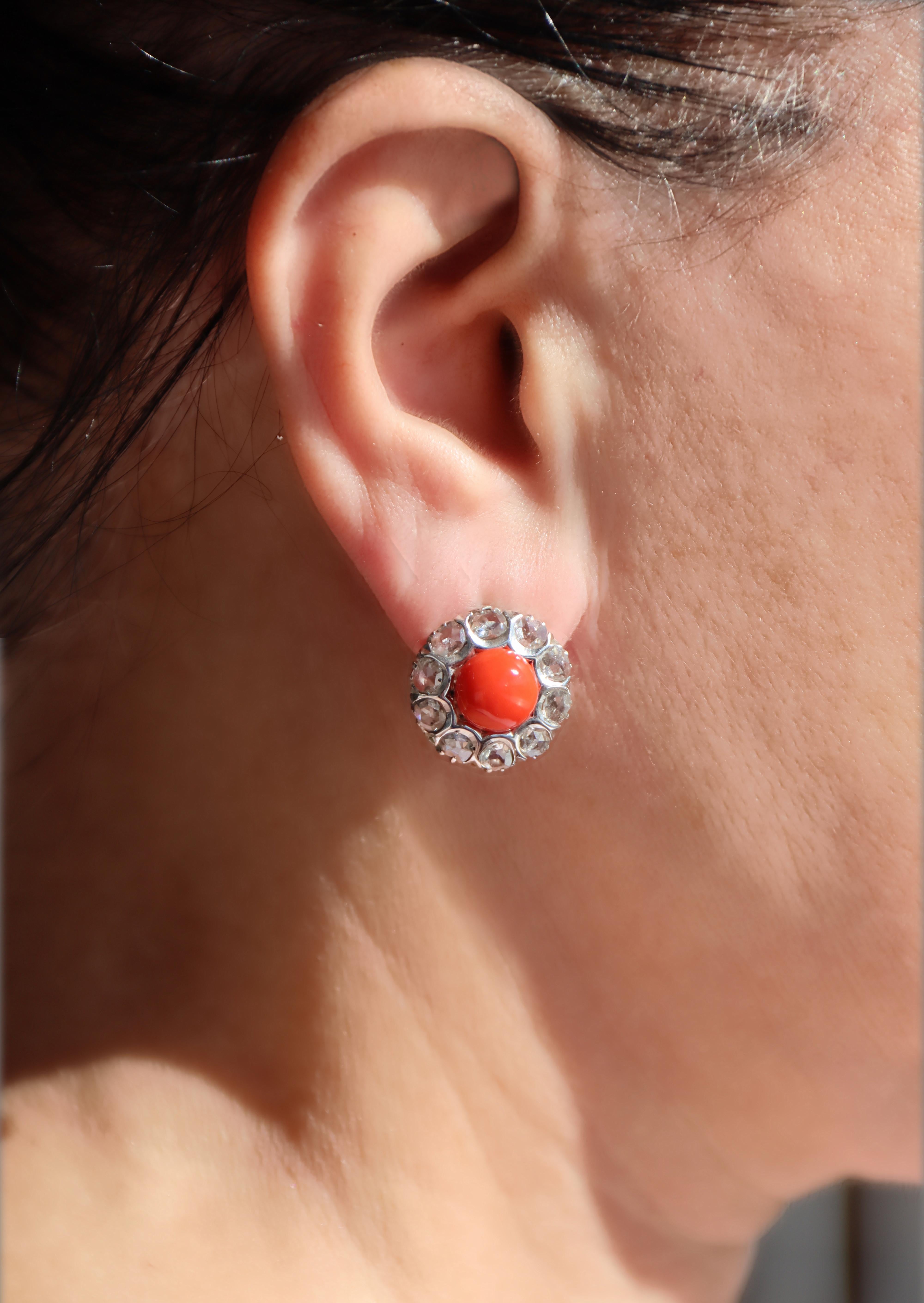 Pendientes de oro blanco de 14 kt con diamantes talla rosa y coral sardo en venta 3