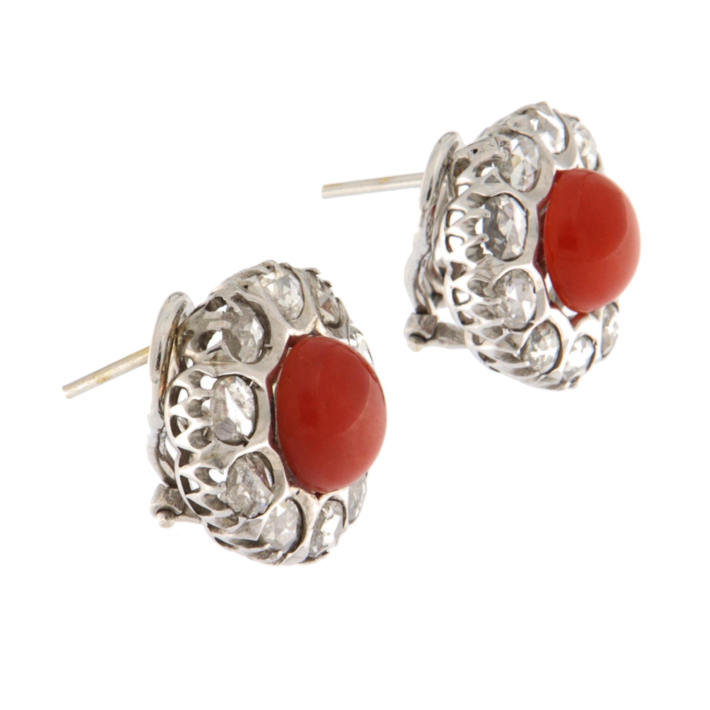 Pendientes Retro atemporales: Coral Rojo de Cerdeña y Diamante talla rosa 


Retrocede a la elegancia de las épocas victoriana y georgiana con estas magníficas  pendientes. Totalmente hechas a mano por nuestros maestros artesanos, estas piezas son