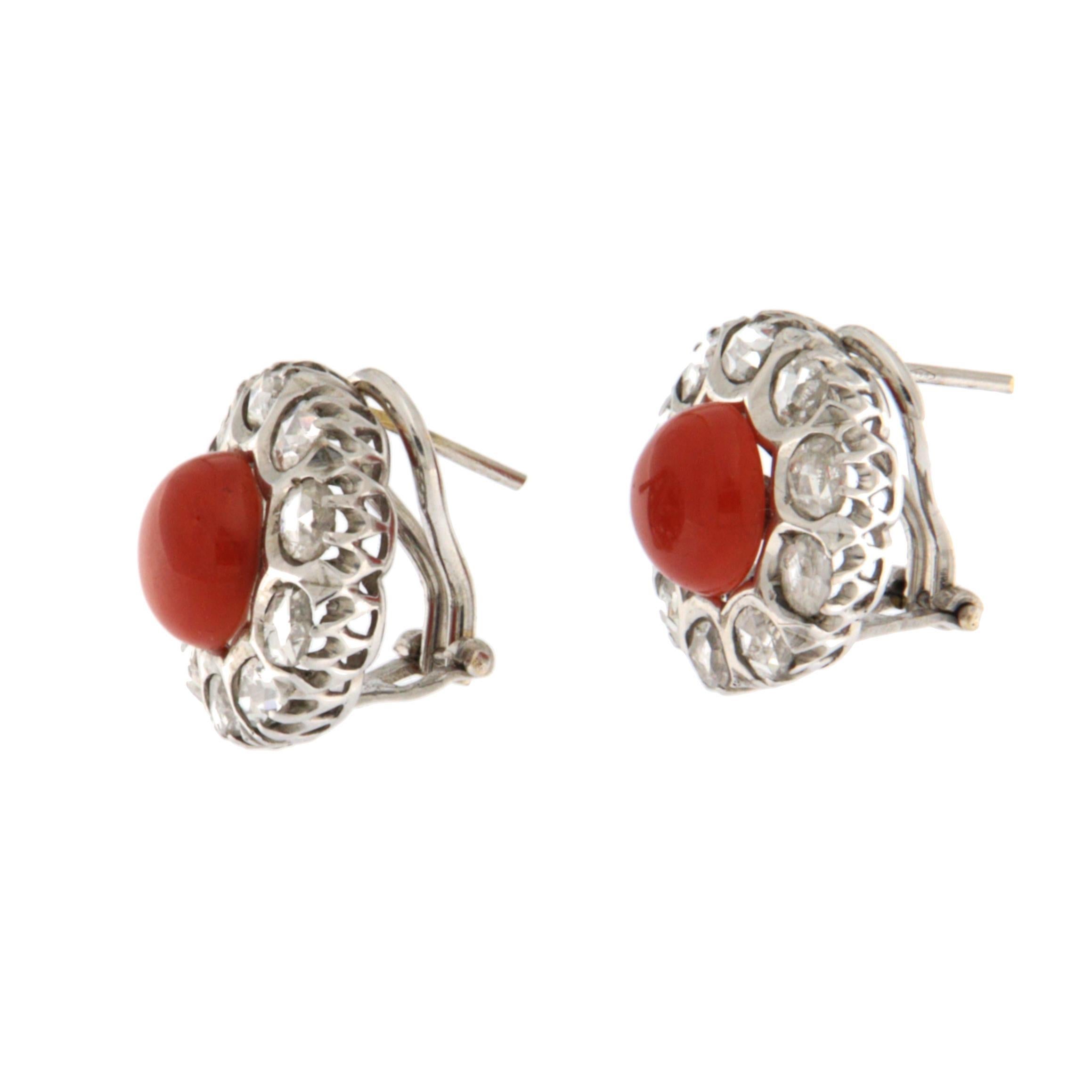 Pendientes de oro blanco de 14 kt con diamantes talla rosa y coral sardo Victoriano en venta