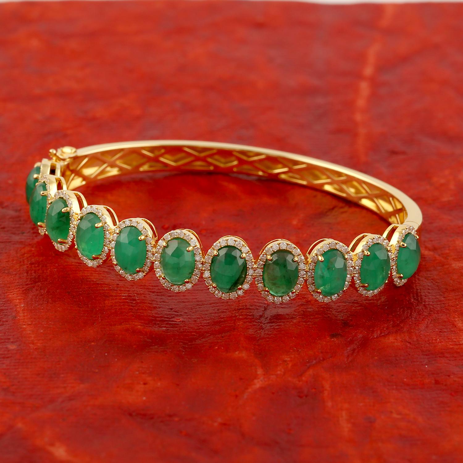 Rose Cut Oval Emerald Tennis bracelet Made in 14k Gold For Sale 4