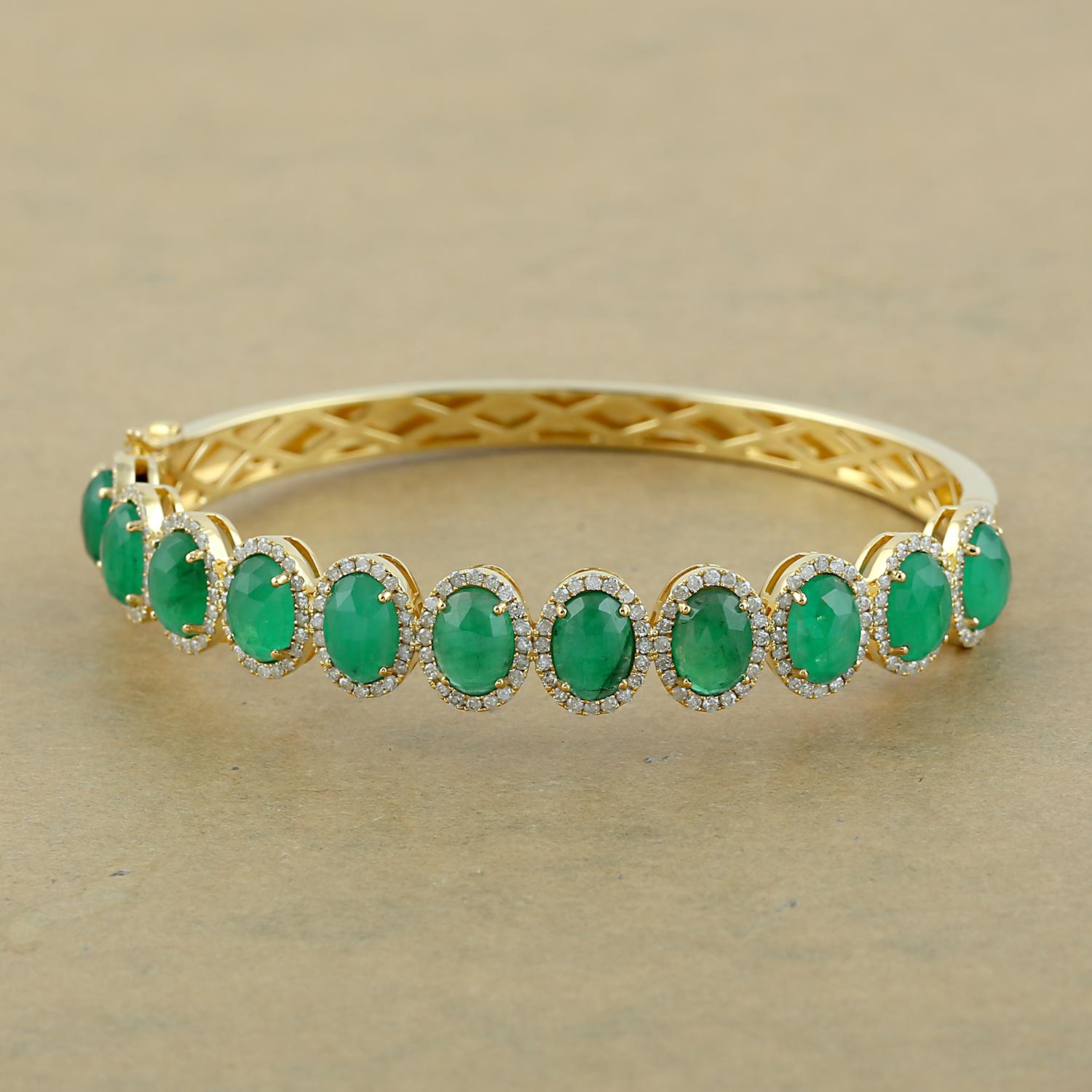 Rose Cut Oval Emerald Tennis bracelet Made in 14k Gold For Sale 5