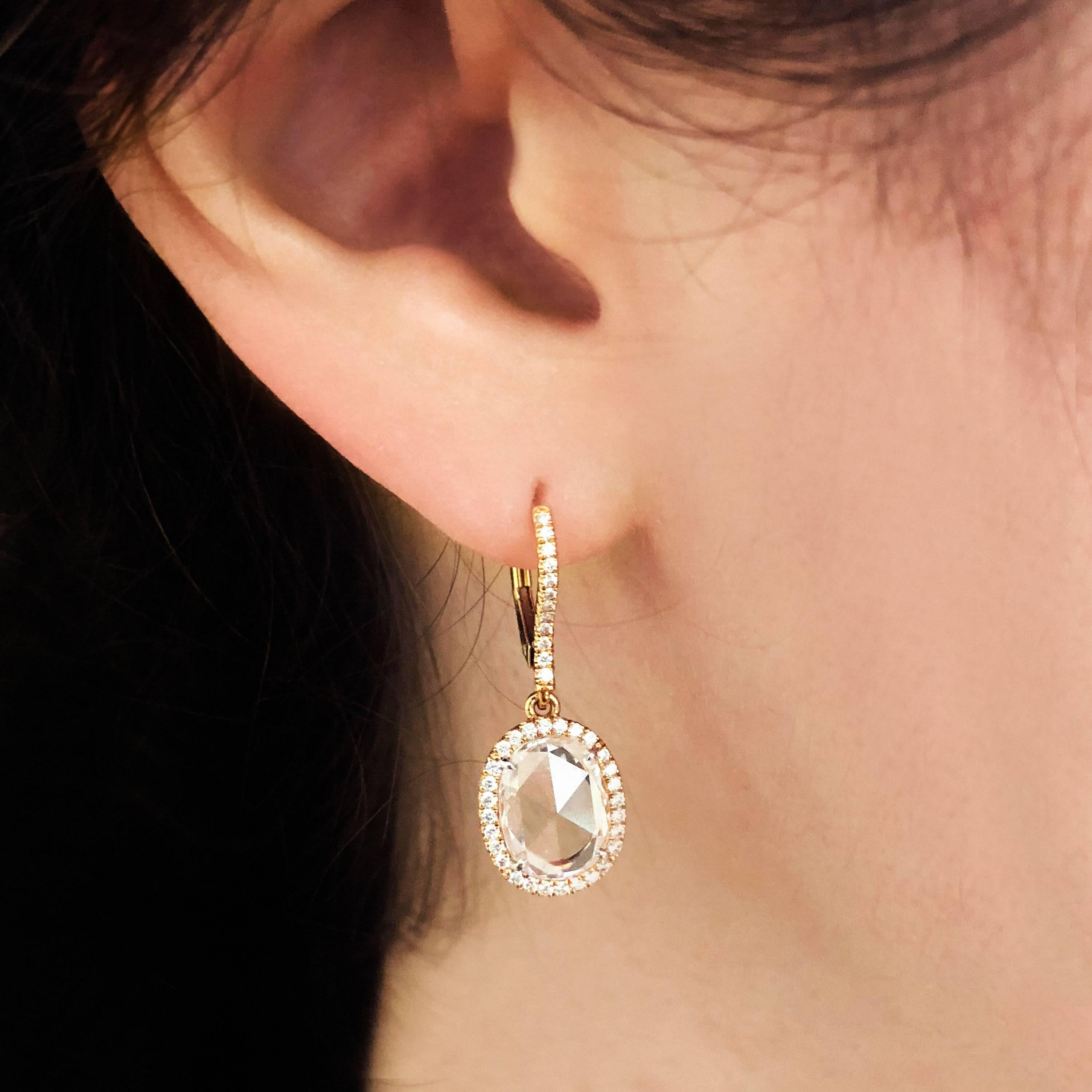 2.57 tw Rose Cut diamonds (2 stones) F VS. Very sparkly and a perfectly matched pair
Round diamond melee 0.32 tw (80 stones)
18k rose gold
halo earrings / dangle earrings / drop earrings / leverback earrings