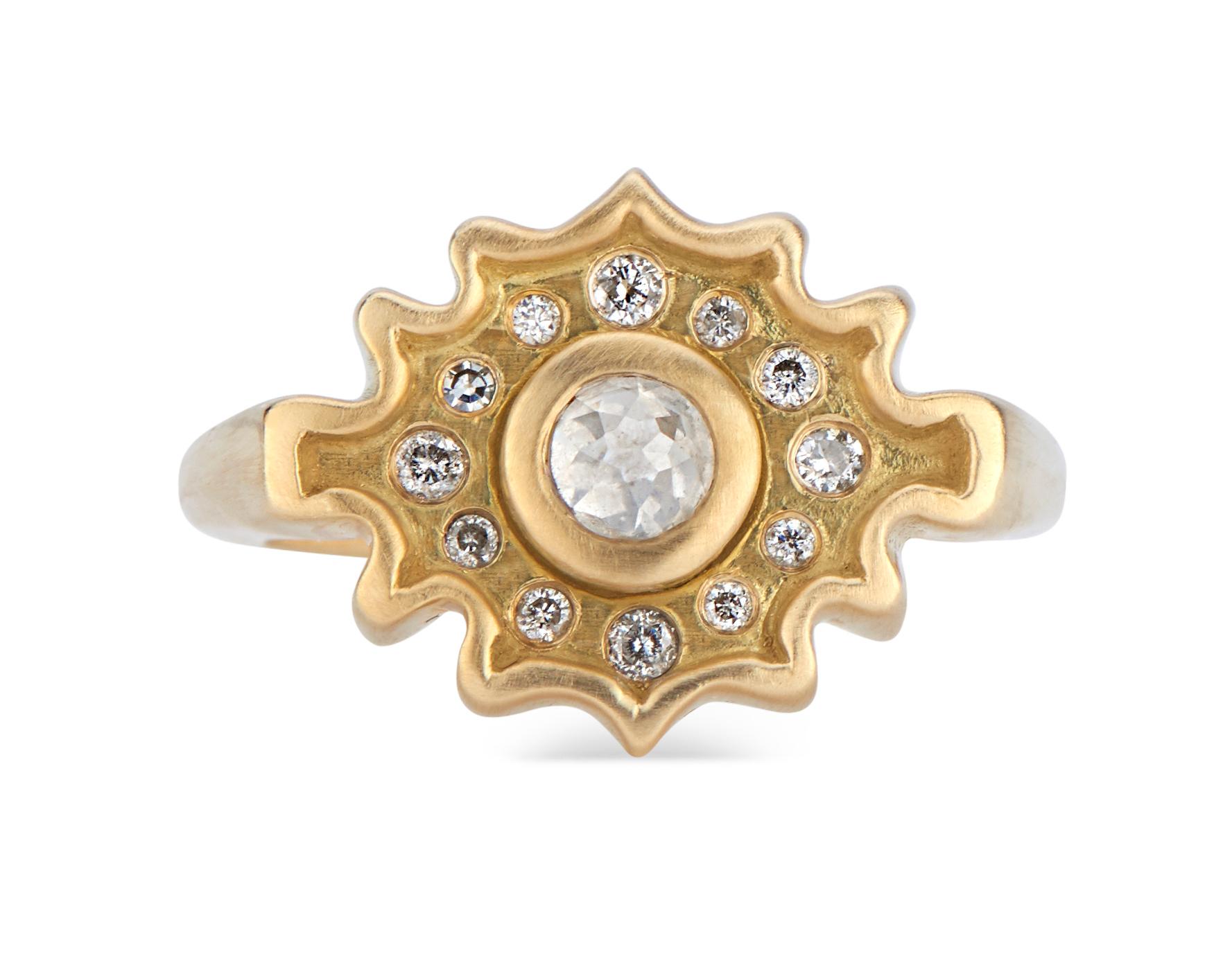 Contemporary Rose Cut Salt and Pepper Diamond Ring in Yellow Gold For Sale