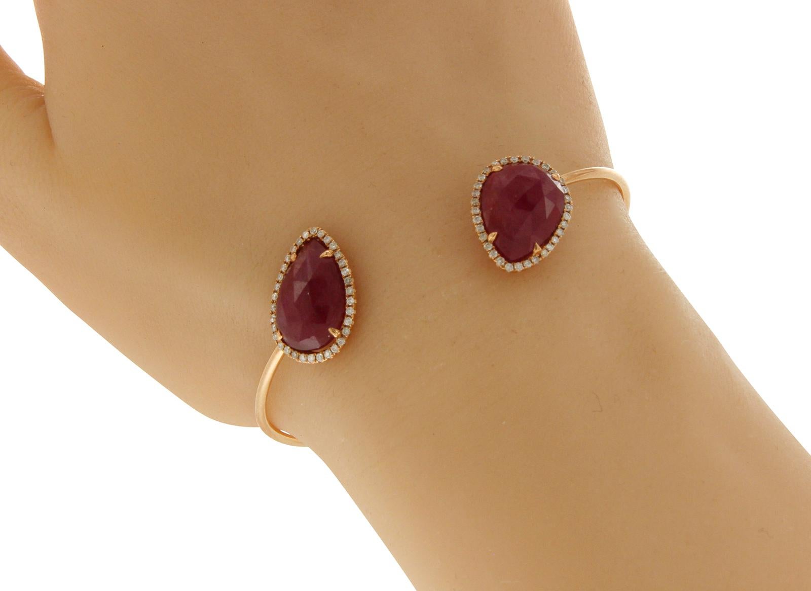Women's Rose Cut Sliced 12.45 Ct Ruby 0.35 Ct Diamonds 14k Rose Gold Bangle Bracelet For Sale