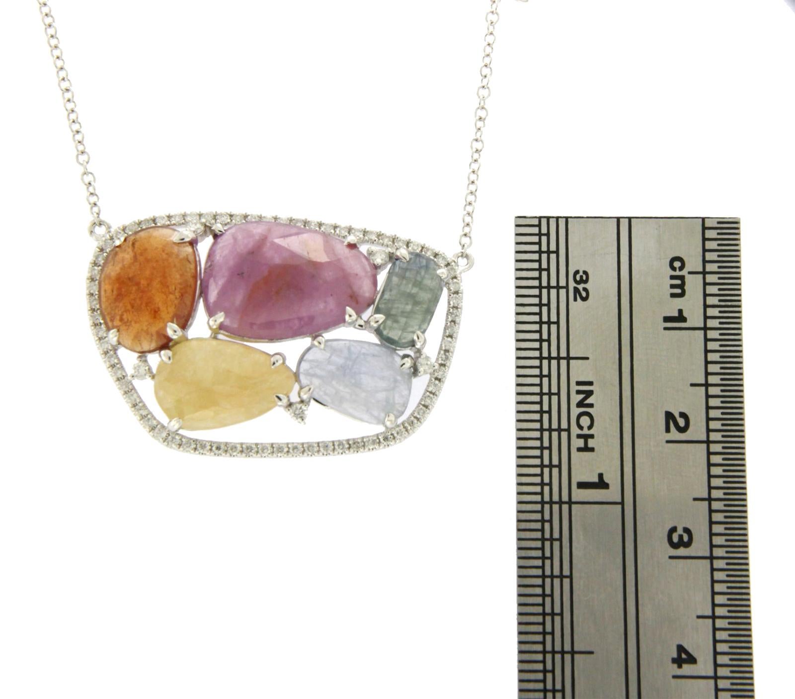 Rose Cut Sliced 12.48 Ct Multi Sapphire 0.47 Ct Diamonds 14k White Gold Necklace In Excellent Condition For Sale In Los Angeles, CA