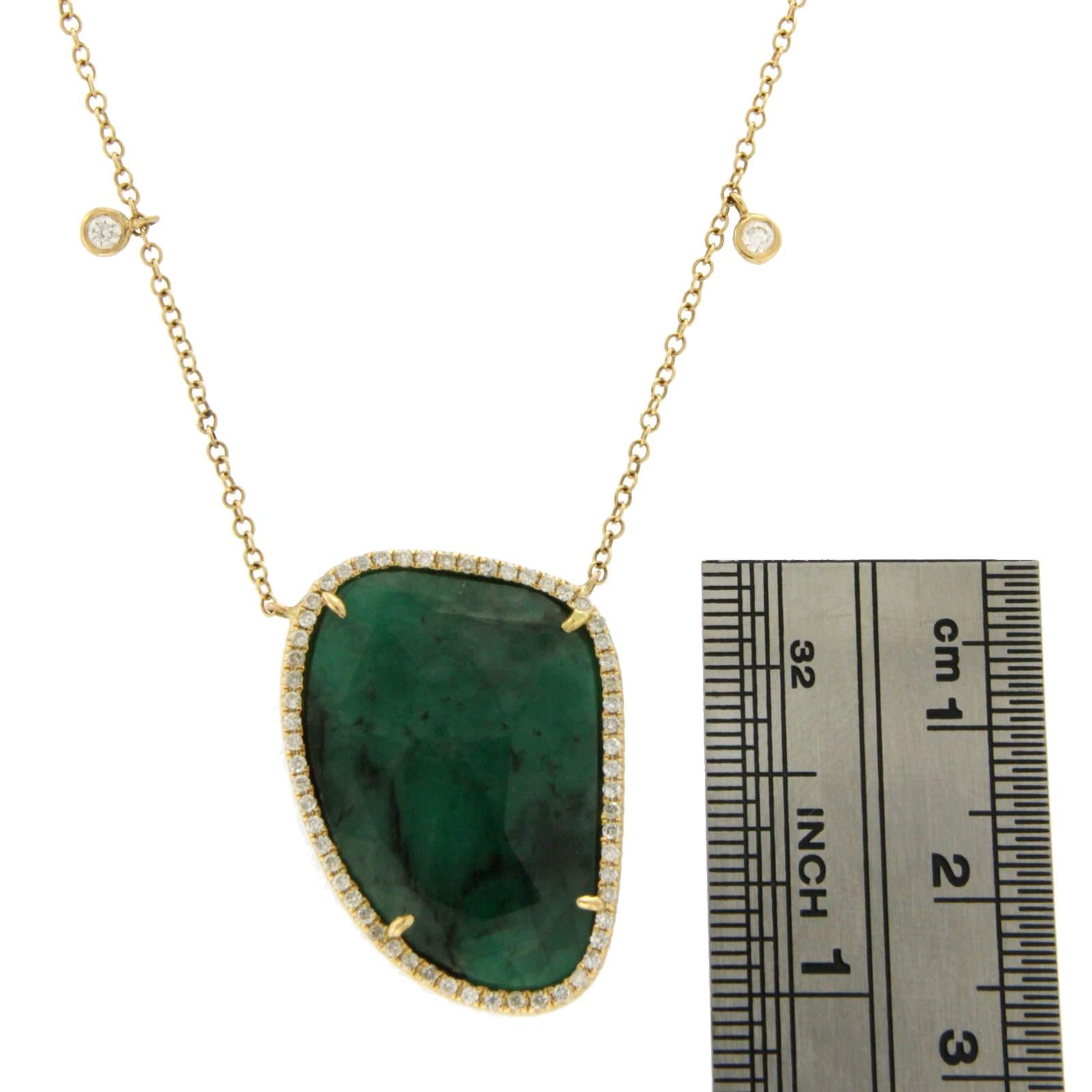 Women's Rose Cut Sliced 17.95 Carat Emerald 0.31 Carat Diamonds 14 Karat Gold Necklace