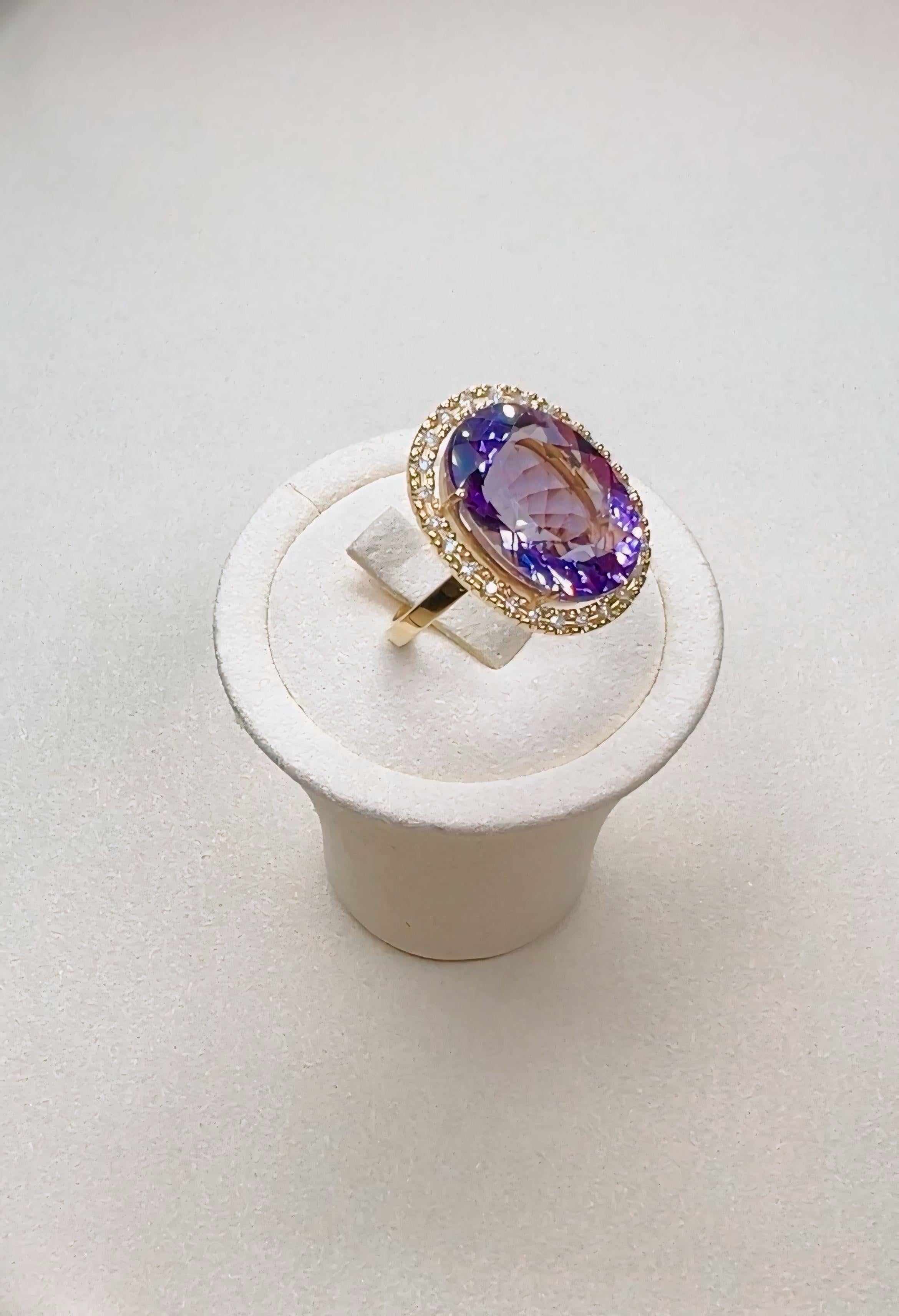 Rose D'France Amethyst & Diamond Ring - 18k Solid Gold For Sale 1