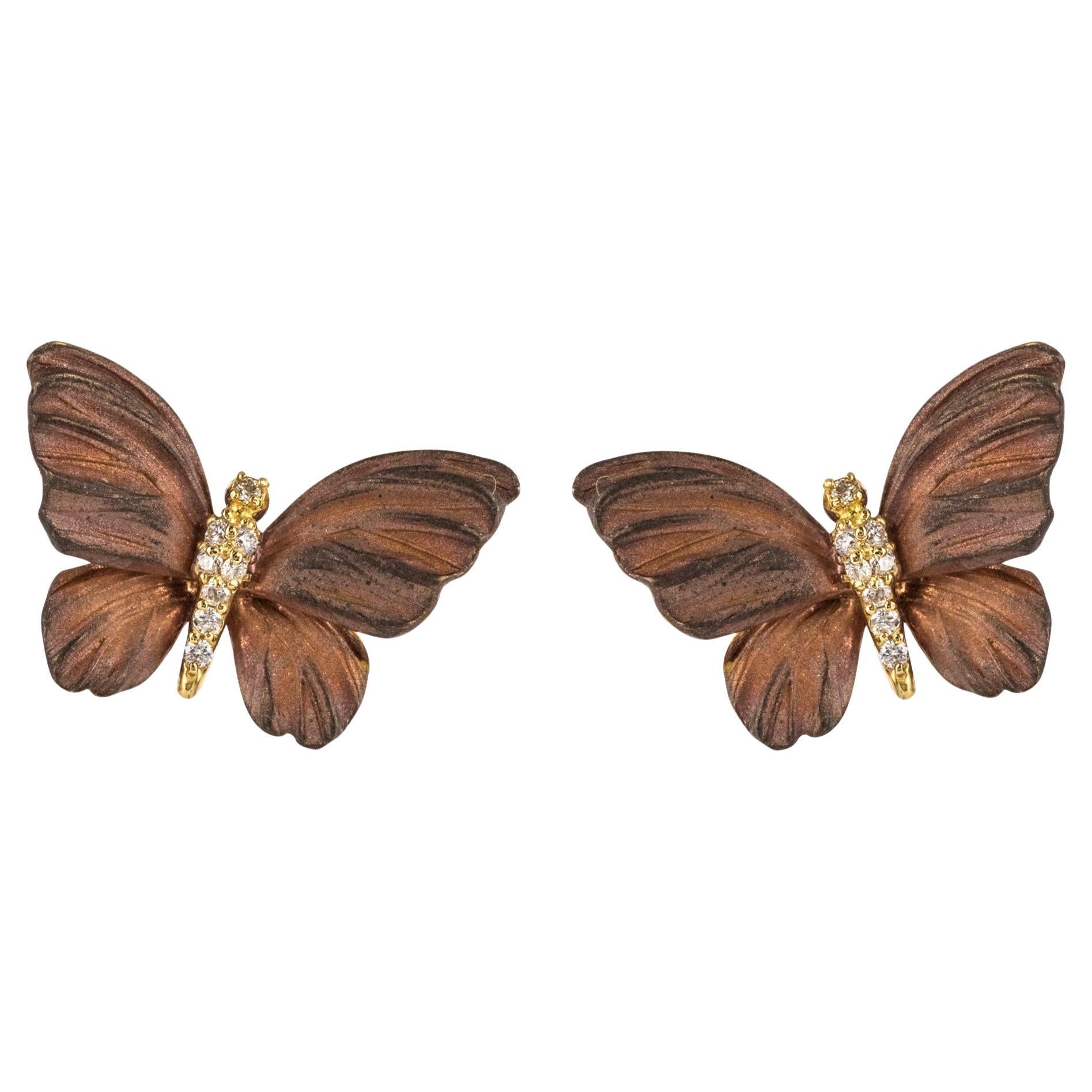 Orecchini a farfalla in oro con smalto rosa e diamanti in vendita