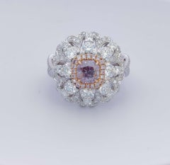 Rosé Étoile - Natural Fancy Intense Purplish Pink GIA Cushion in 18K