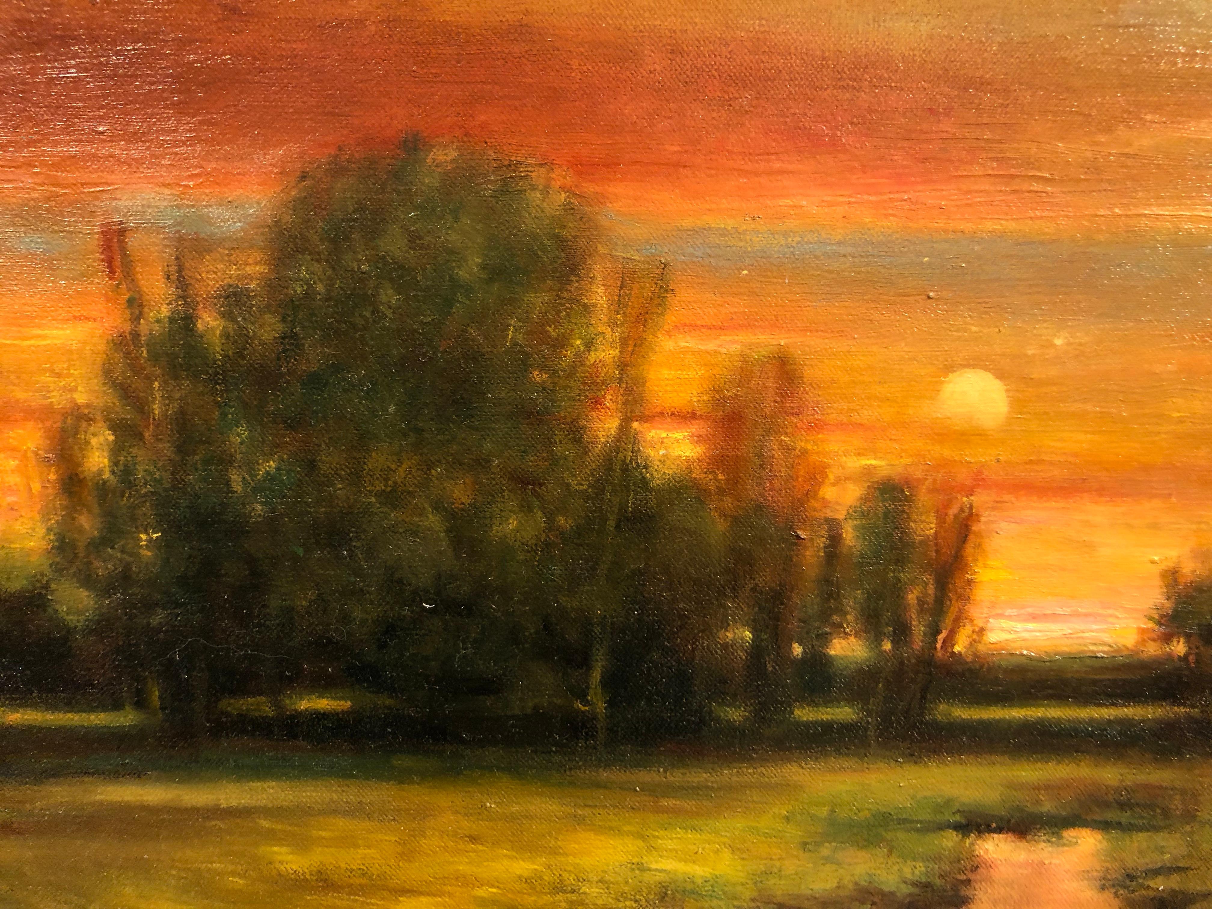 Dieses schöne Gemälde zeigt das Licht, das durch die Wolken in einer romantischen Sumpflandschaft fällt.  Die sanften Farben, Gold, Grün, Orange und Gelb umhüllen die Szene.  Lockere Pinselstriche und Farbschichten verleihen dieser Szene Tiefe und