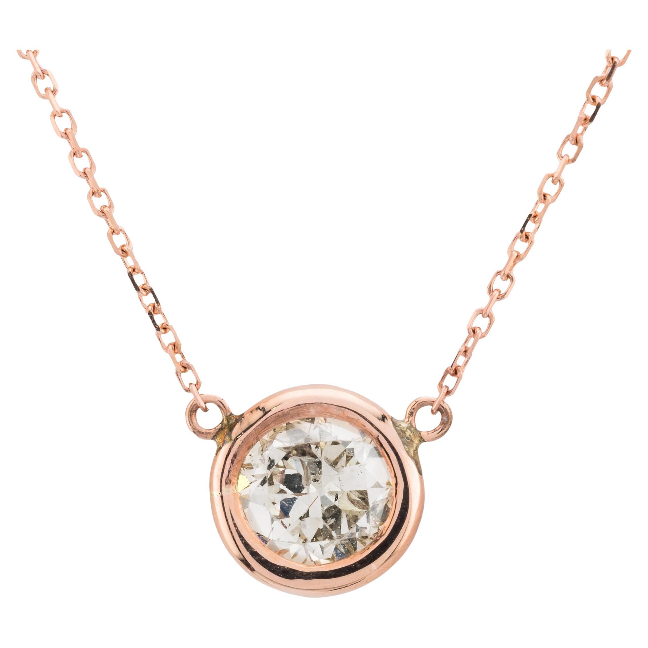 Collana con ciondolo solitario in oro rosa con castone di diamanti da 0,80 carati in 14 carati in vendita
