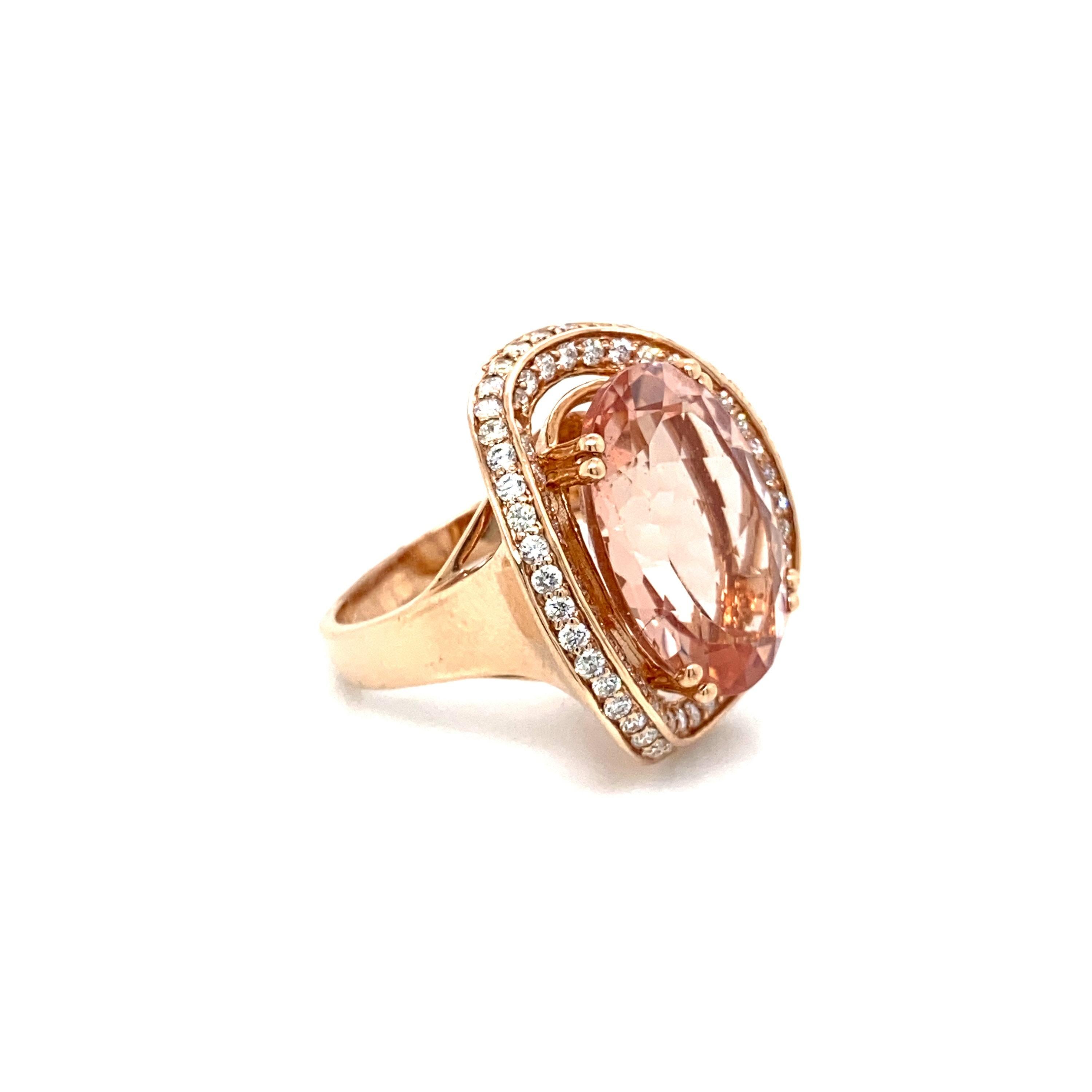 Oval Cut Rose Gold 10.05 Ct Morganite and Diamond Royal Ring For Sale