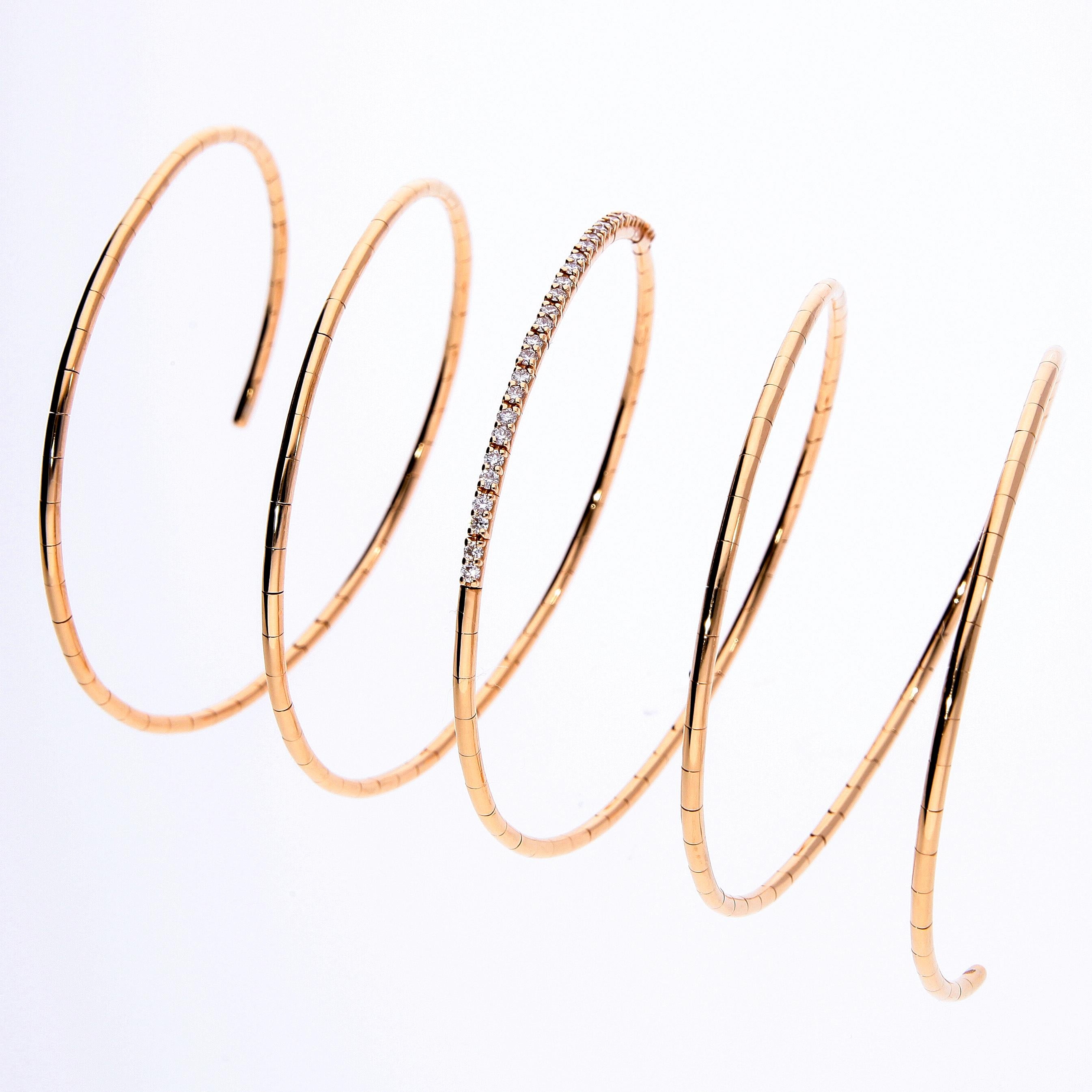Bracelet en spirale élastique en or rose 18 carats avec 0,54 carat de diamants, fabriqué en Italie en vente 1