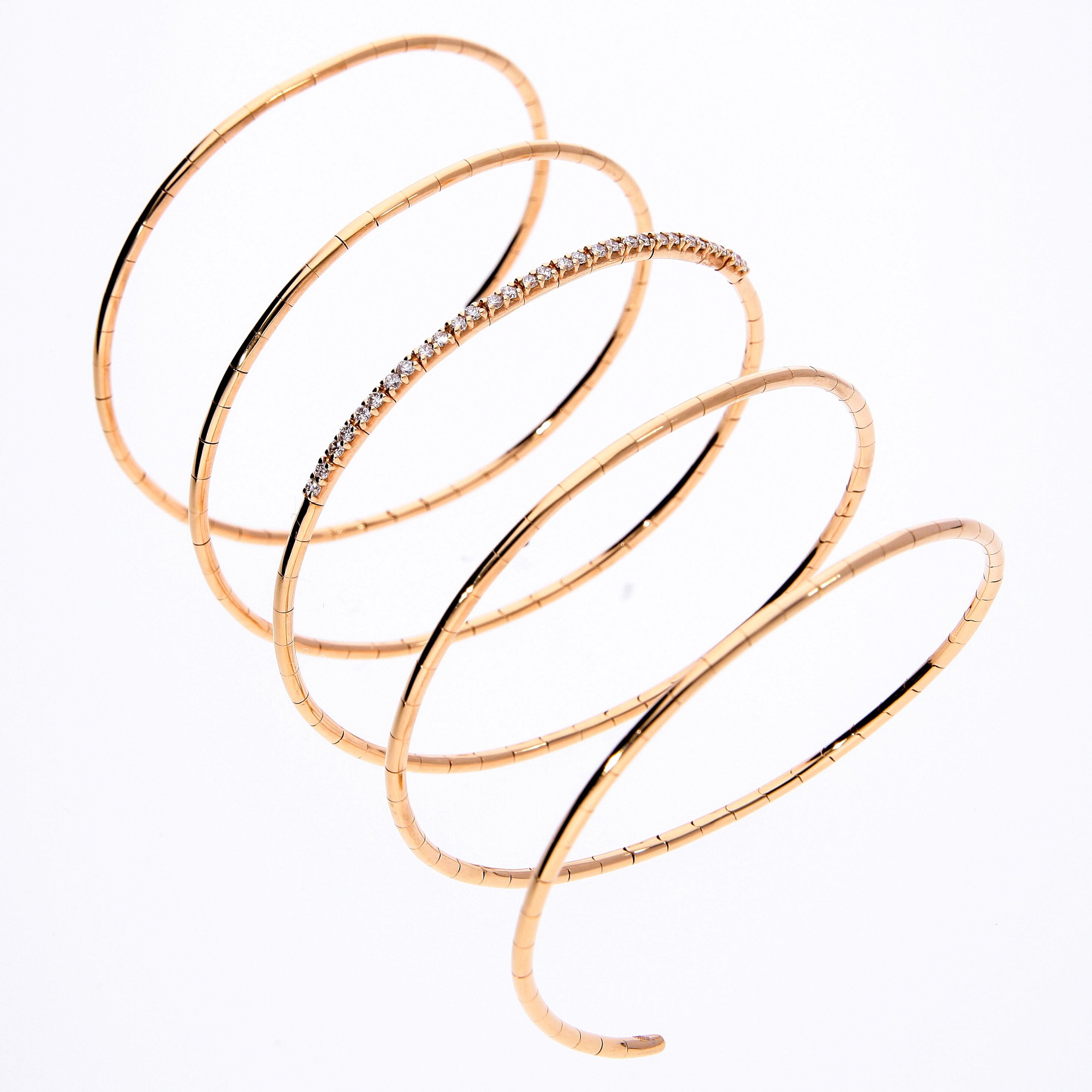 Bracelet en spirale élastique en or rose 18 carats avec 0,54 carat de diamants, fabriqué en Italie en vente 3