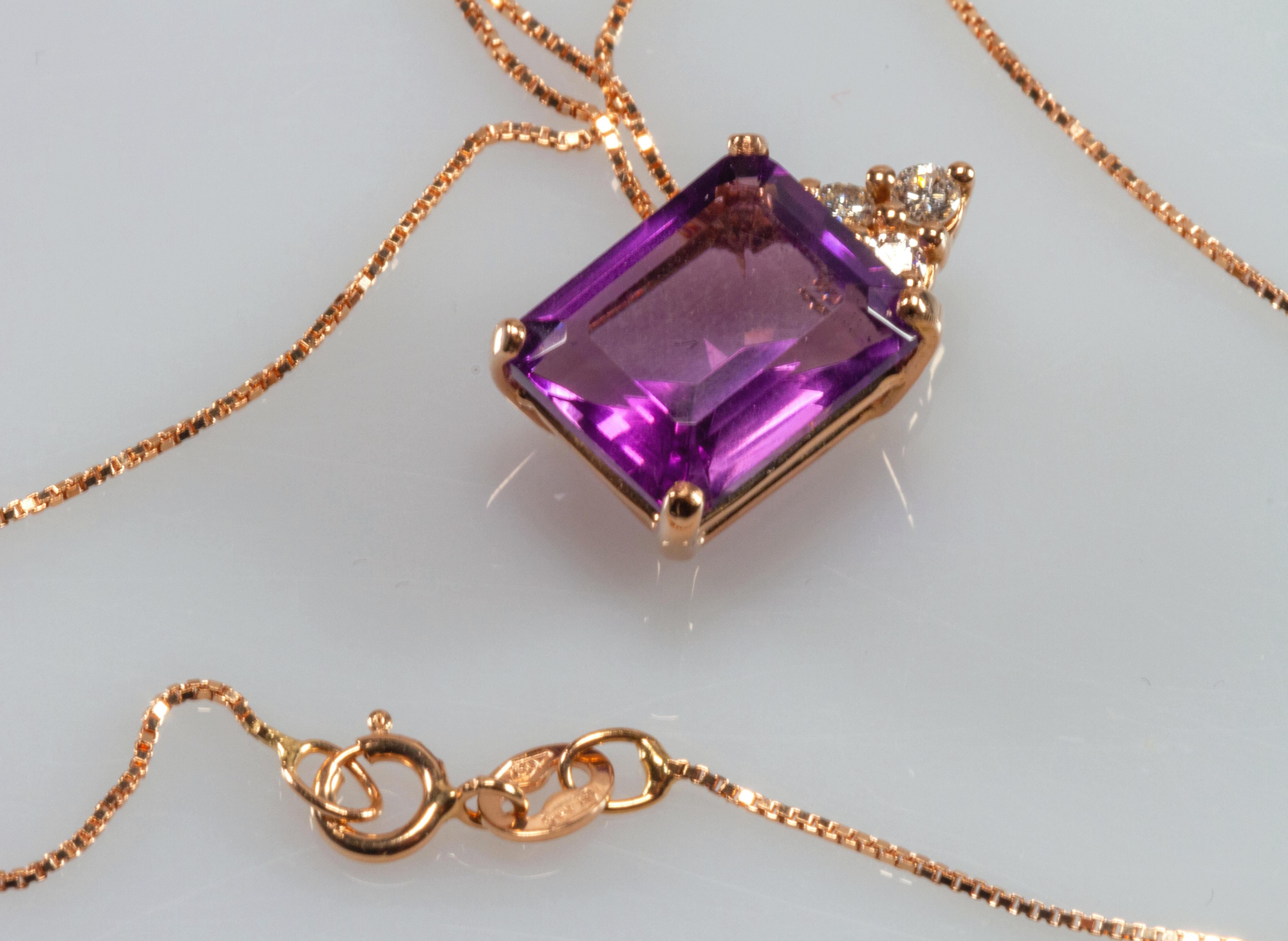 Emerald Cut Rose Gold 18 Karat 4.20 Carat Purple Amethyst and Diamond Necklace For Sale