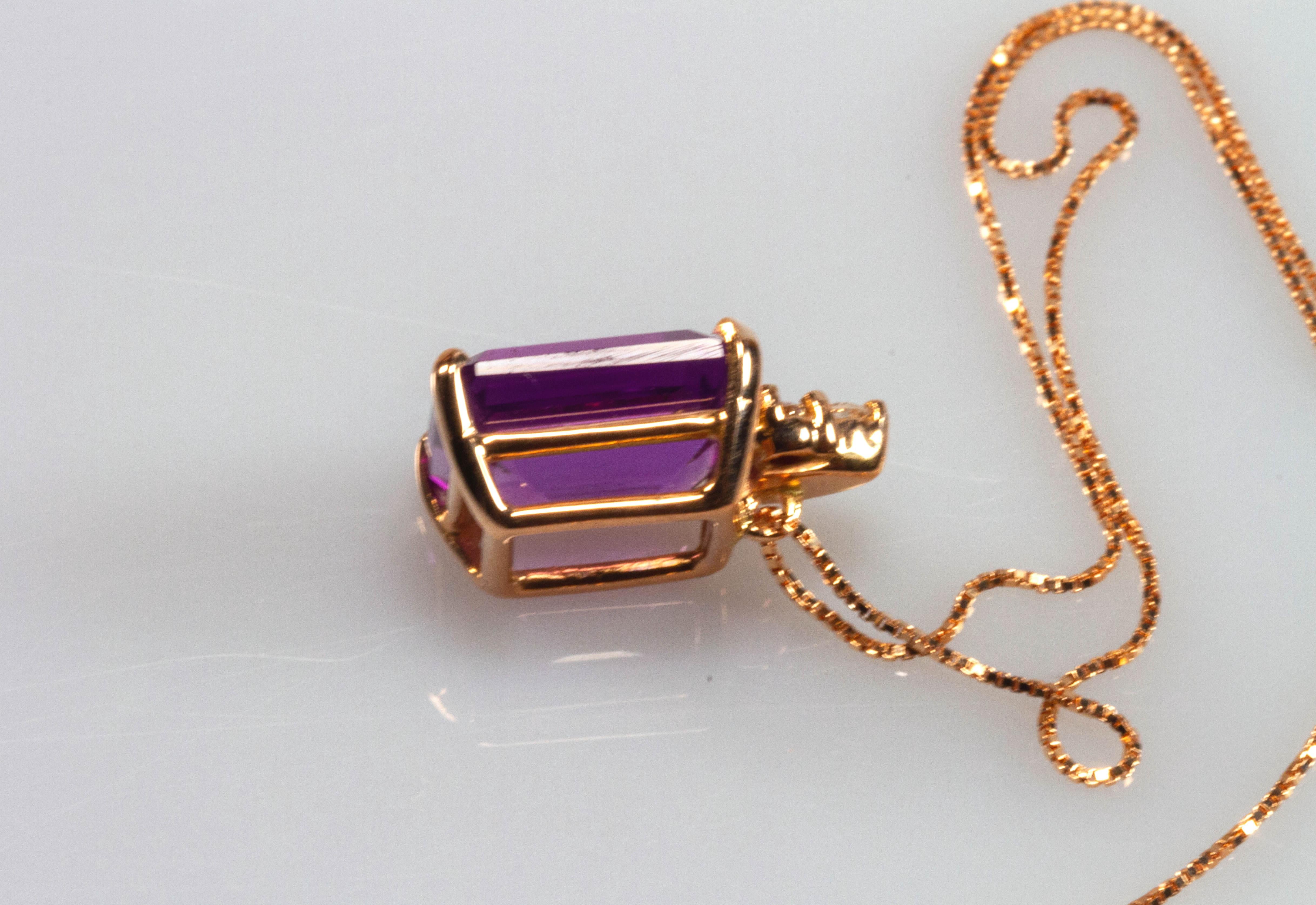 Rose Gold 18 Karat 4.20 Carat Purple Amethyst and Diamond Necklace In New Condition For Sale In Rome, IT